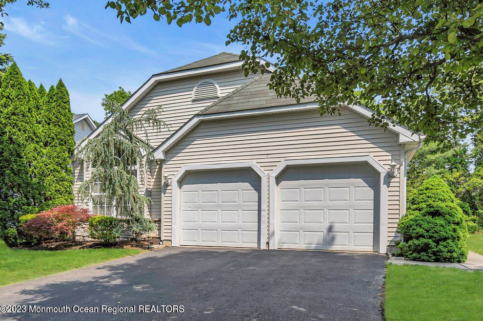 5 Winding River Rd, Lakewood, NJ 08701