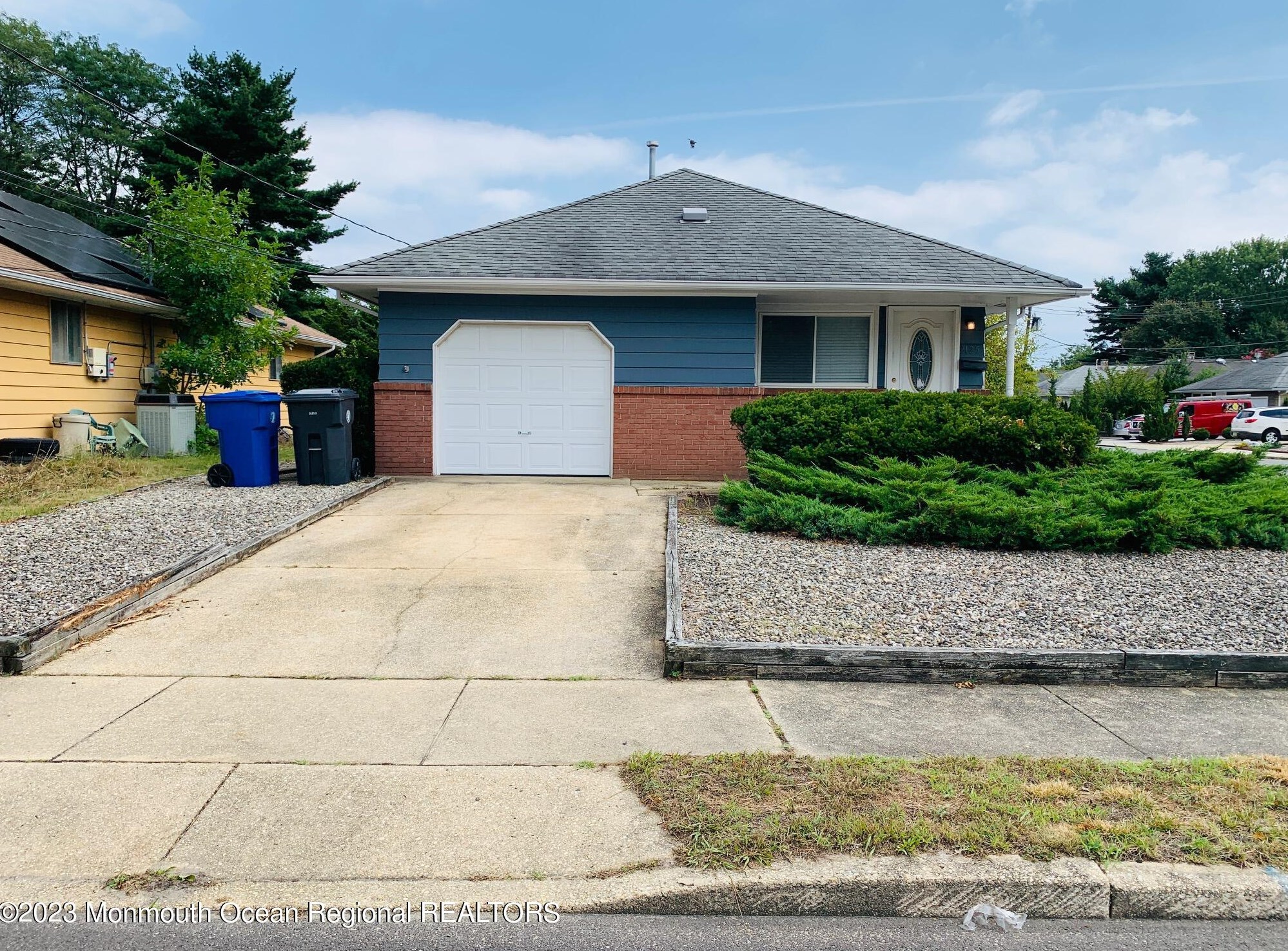 2125 Mount Hood Ln, Toms River, NJ 08753-1536