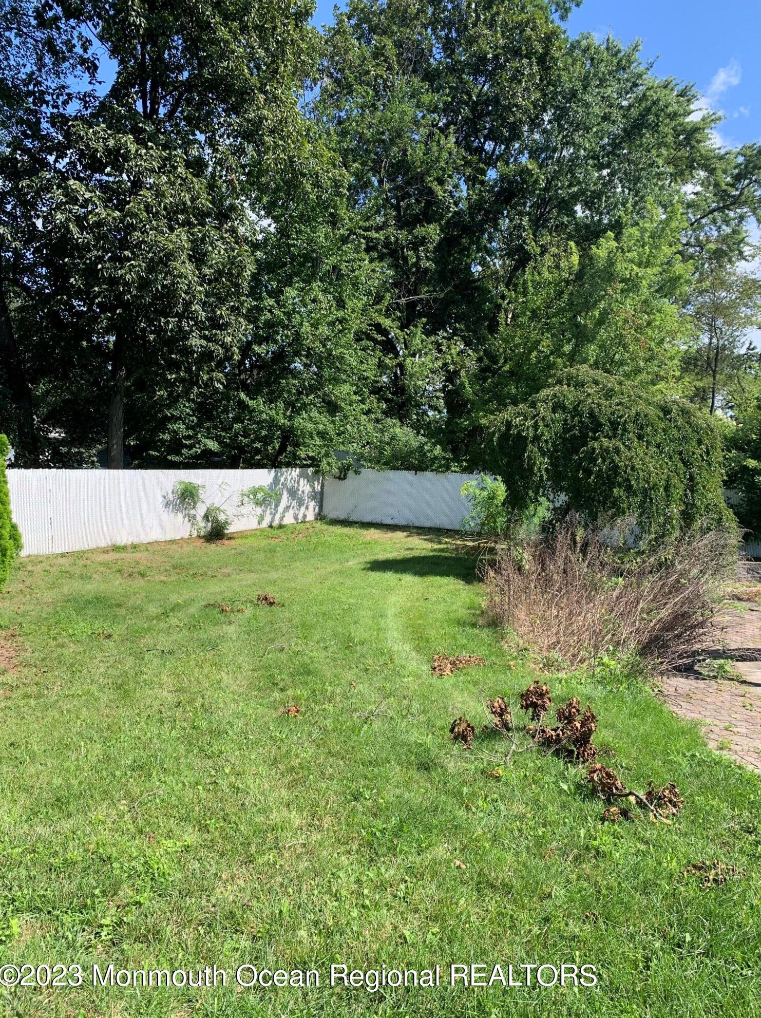 54 Mildred Ter, Clark NJ 07066-2910 exterior