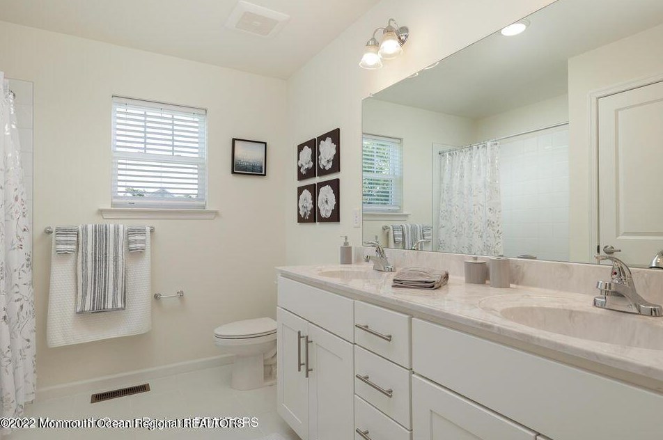 410 2 Ave, Toms River NJ 08757-4815 exterior