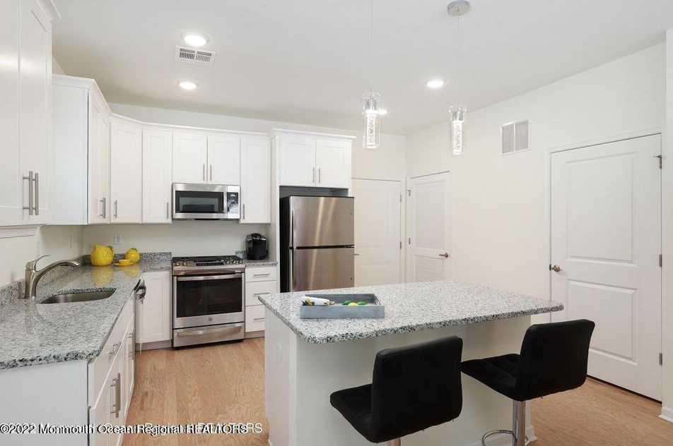 410 2 Ave, Toms River NJ 08757-4815 exterior