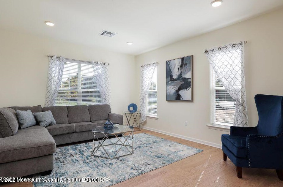 410 2 Ave, Toms River NJ 08757-4815 exterior