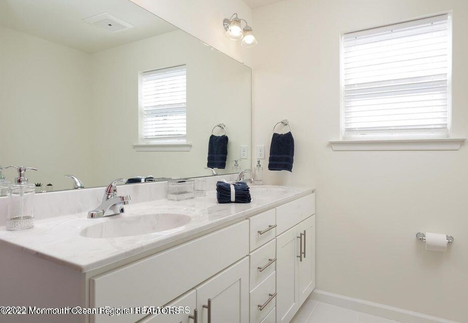 410 2 Ave, Toms River NJ 08757-4815 exterior