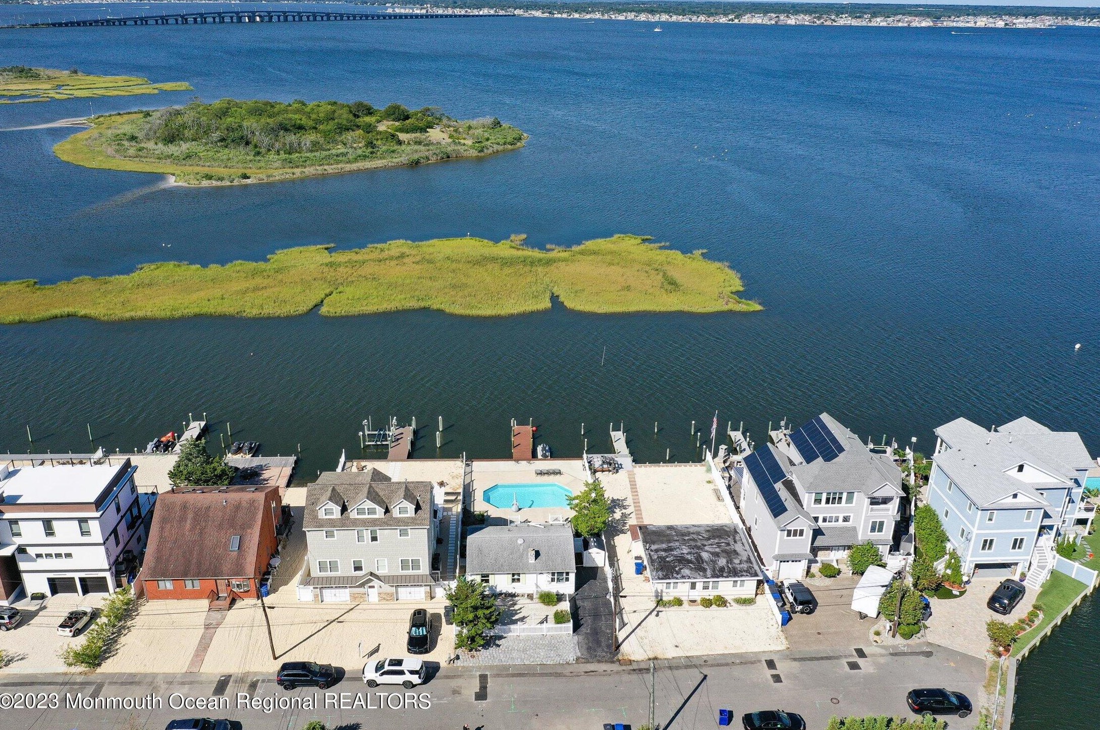 447 Coolidge Ave, Pelican Island, NJ 08751