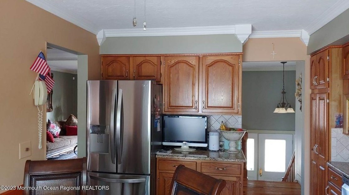 14 Lynn Dr, Toms River NJ  08753-5216 exterior