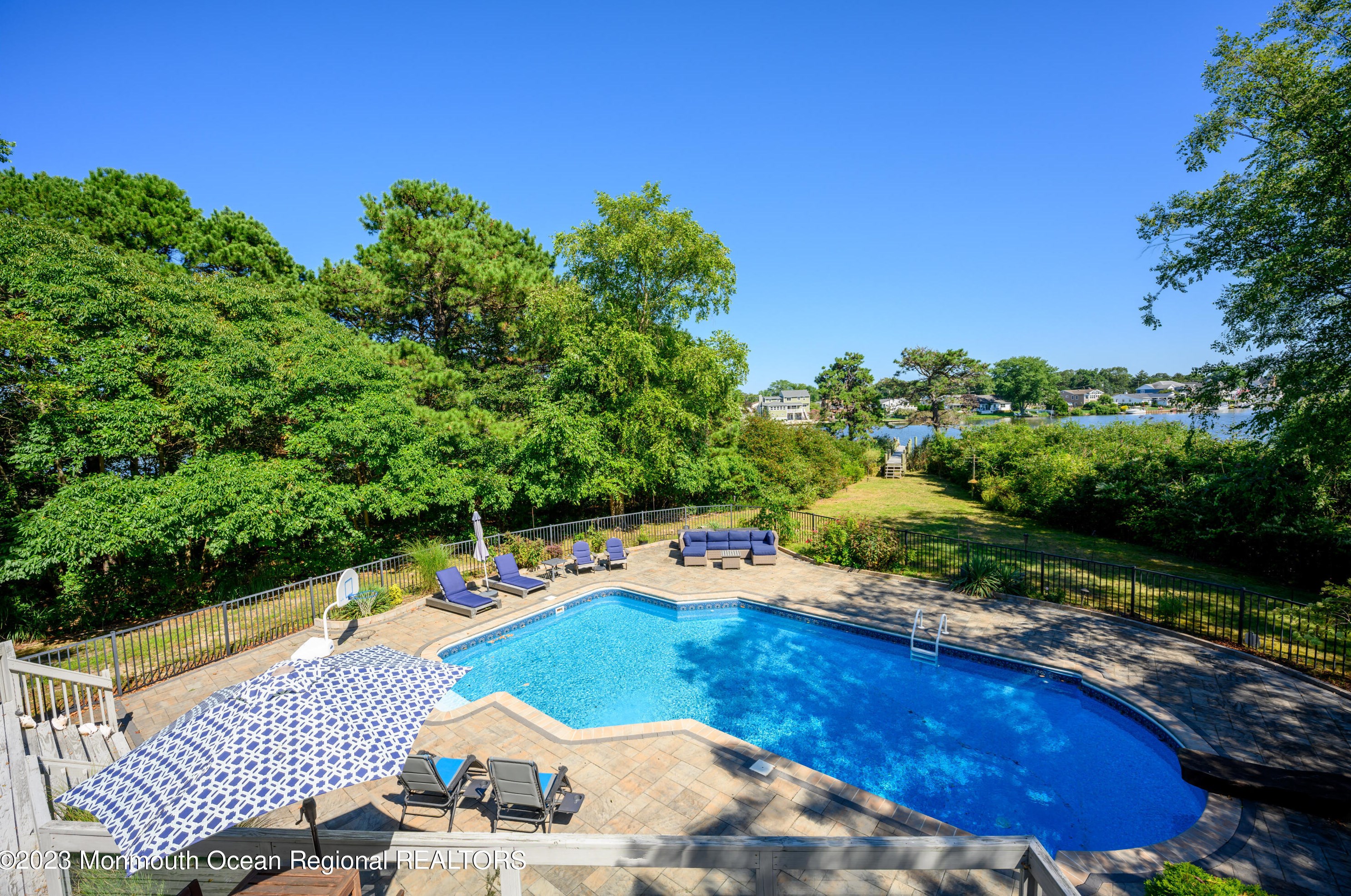 107 Waters Edge Ct, Bricktown, NJ 08724