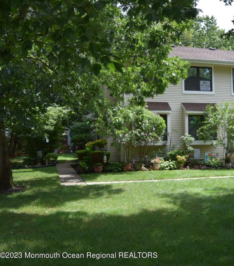2208 Gulfstream Way, Toms River, NJ 08755