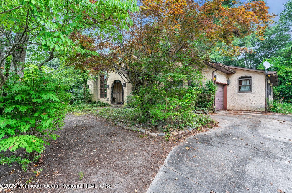 517 Hemlock Hill Dr, Toms River, NJ 08753-6755