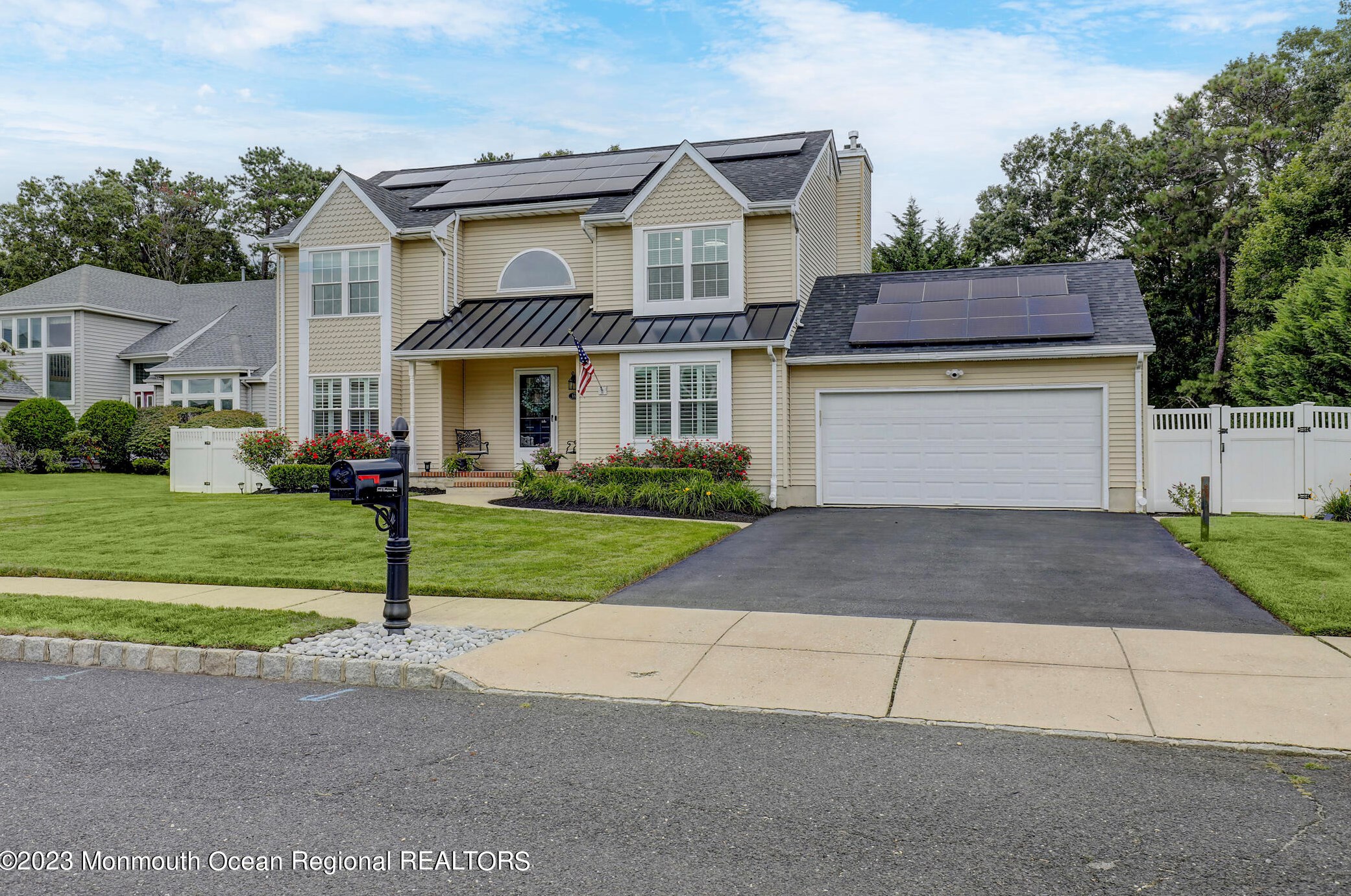 111 Hampton Pl, Bricktown, NJ 08724-3862