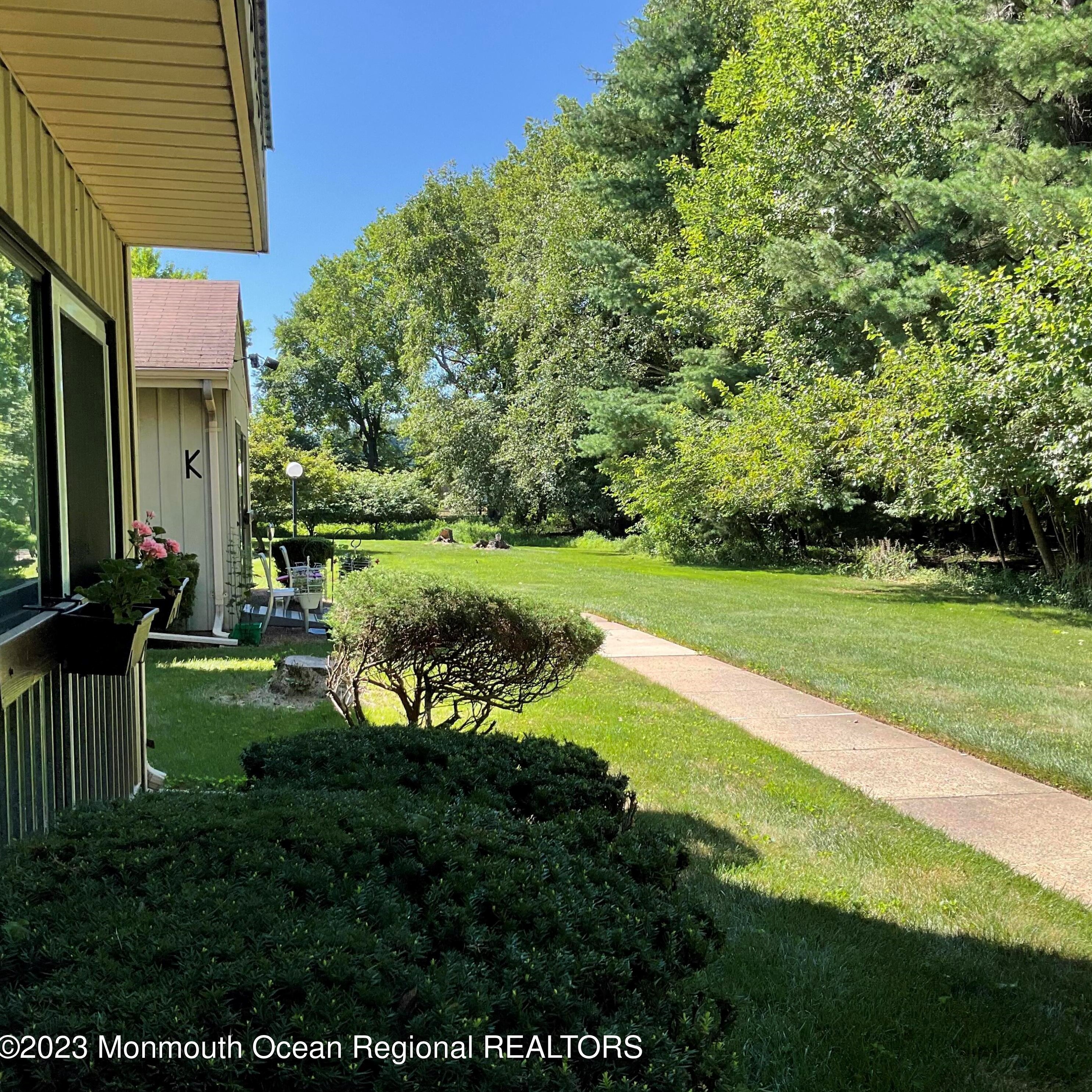 202 Covered Bridge Blvd #f, Millstone Township, NJ