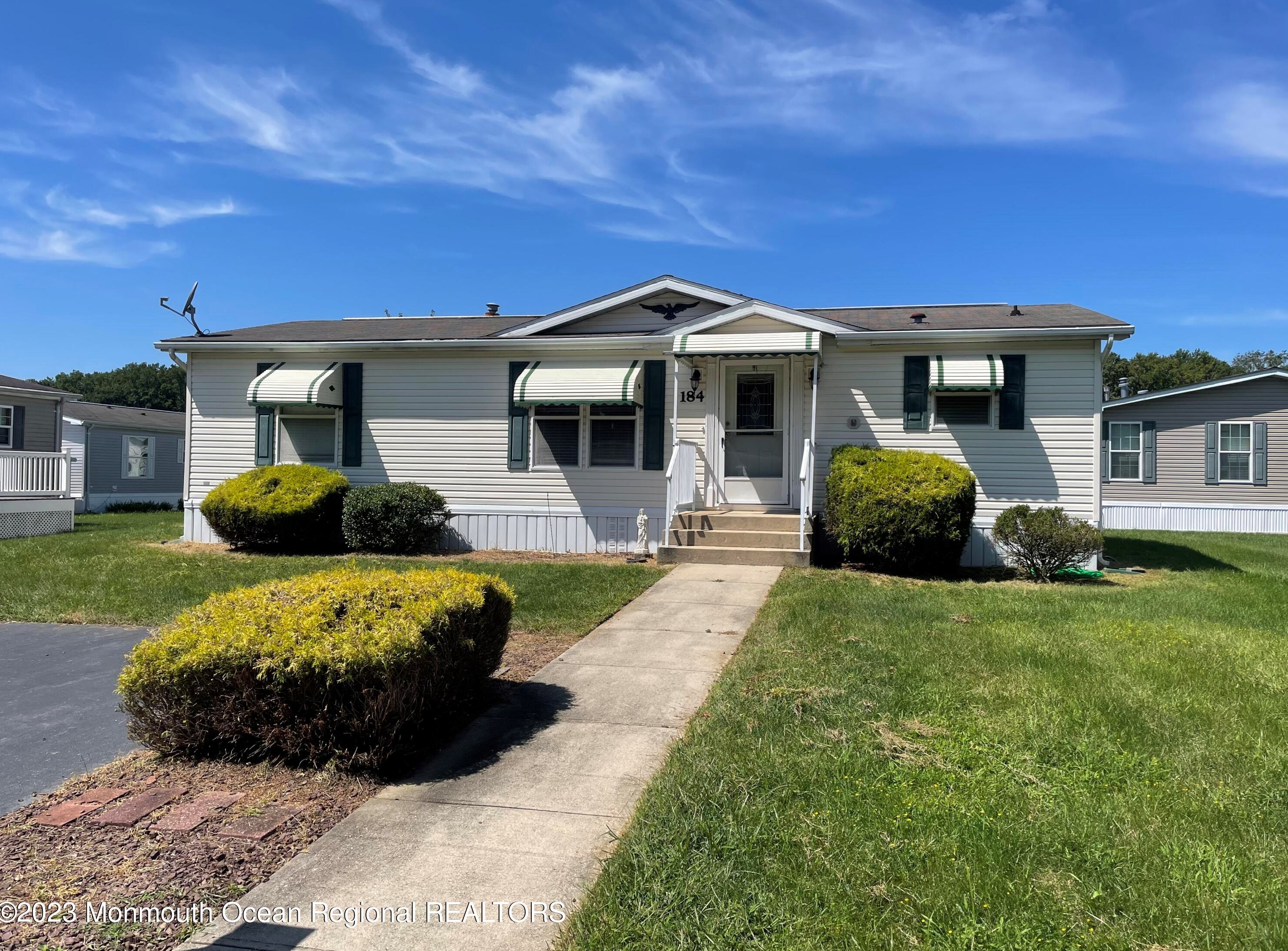 184 Farm Rd, East Freehold, NJ 07728