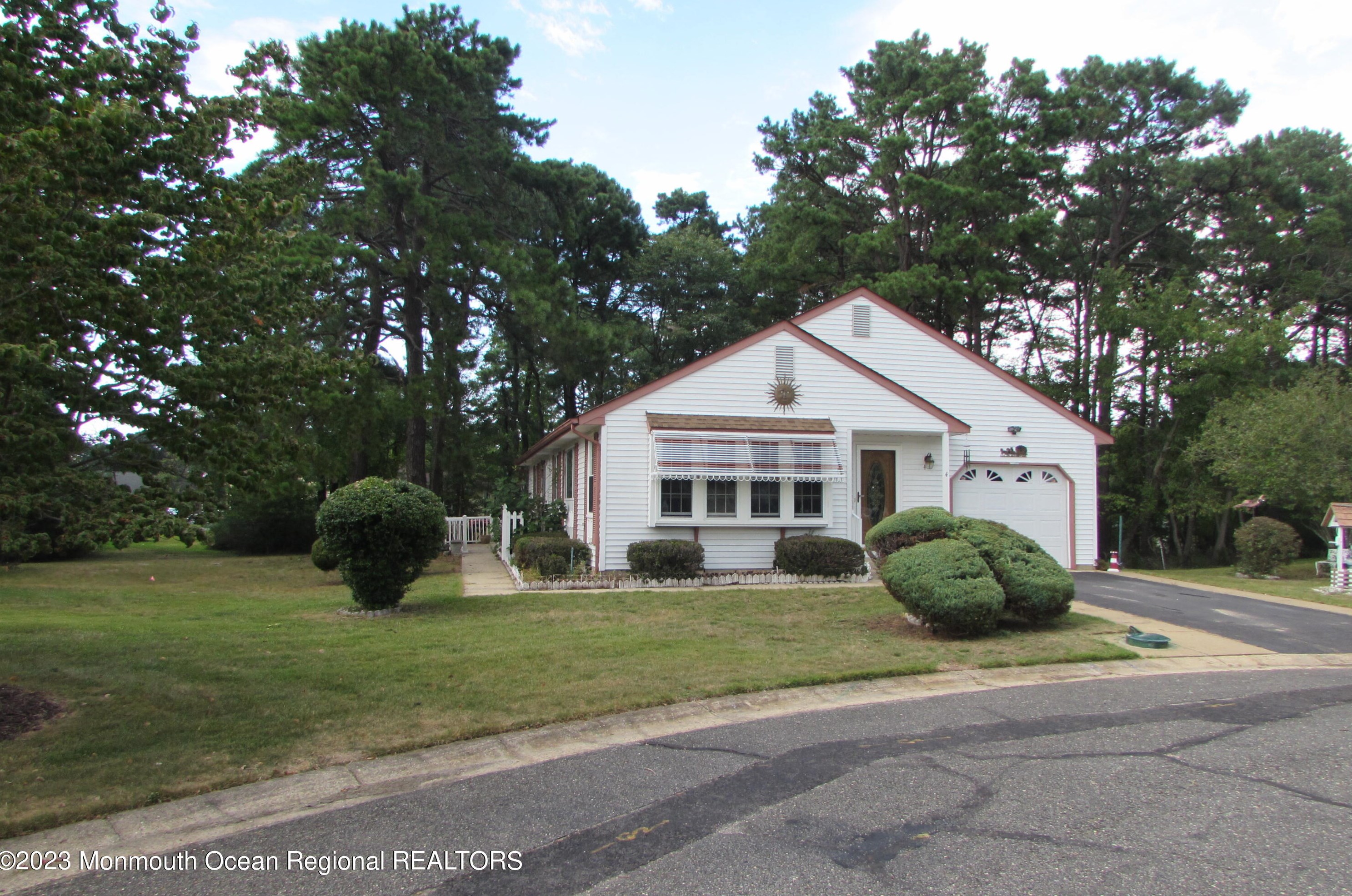 4 Pine Brook Ln #62, Lakehurst, NJ 08759