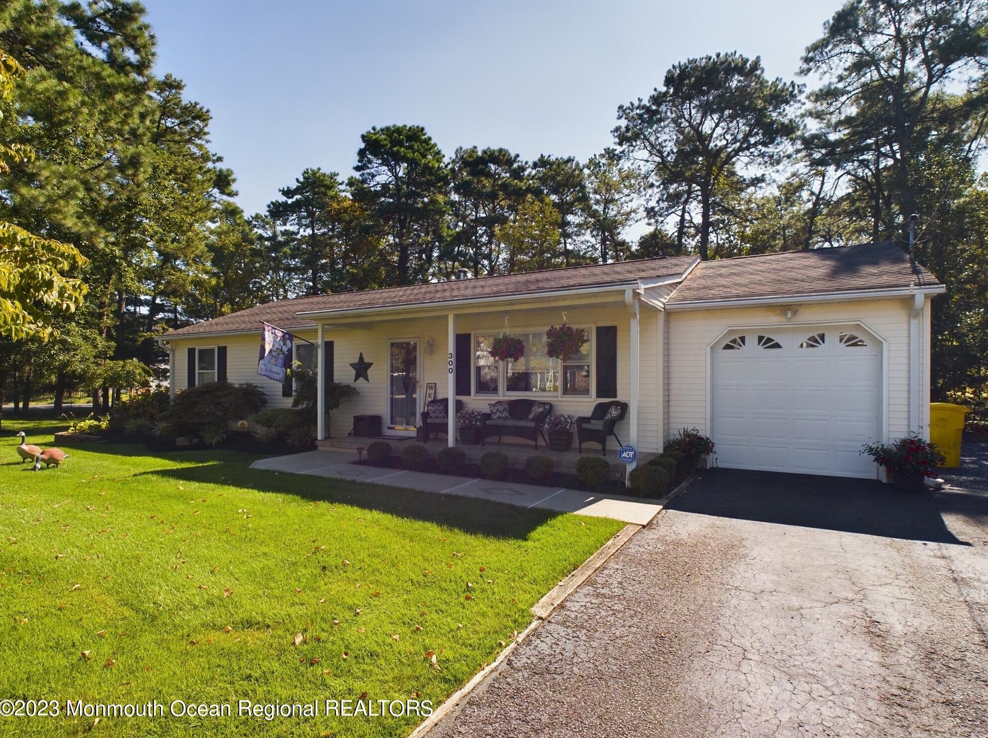 300 Albert Ave, Lakewood, NJ 08701