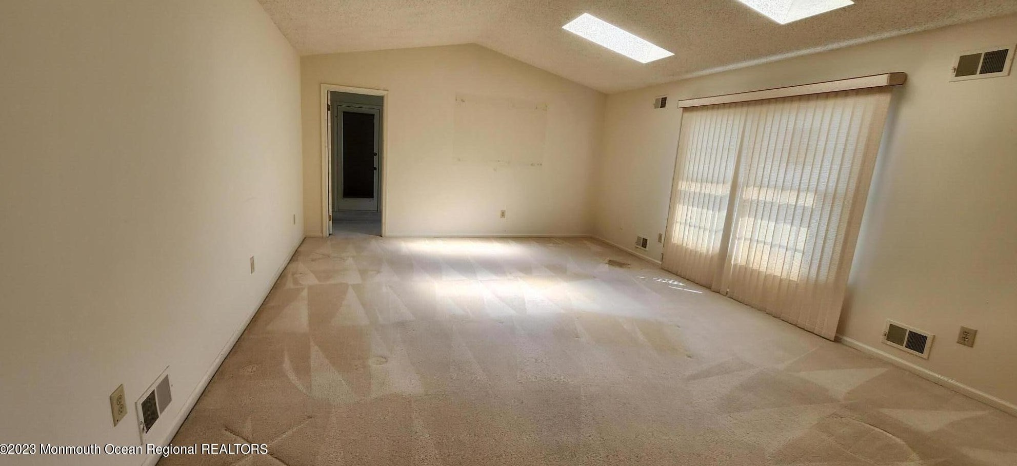 1889 Cherryvale Ct, Toms River, NJ 08755-0846