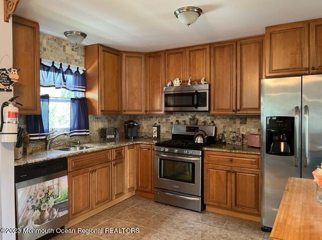104 Chamberlain Ct, Toms River, NJ 08757-4439
