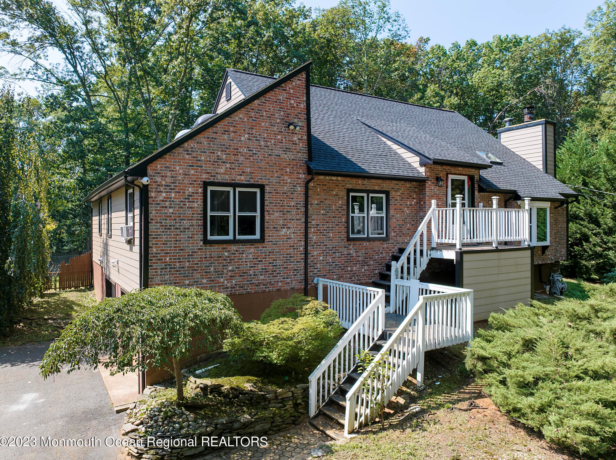 105 Lamb Ln, Millstone Township, NJ 07726-4260