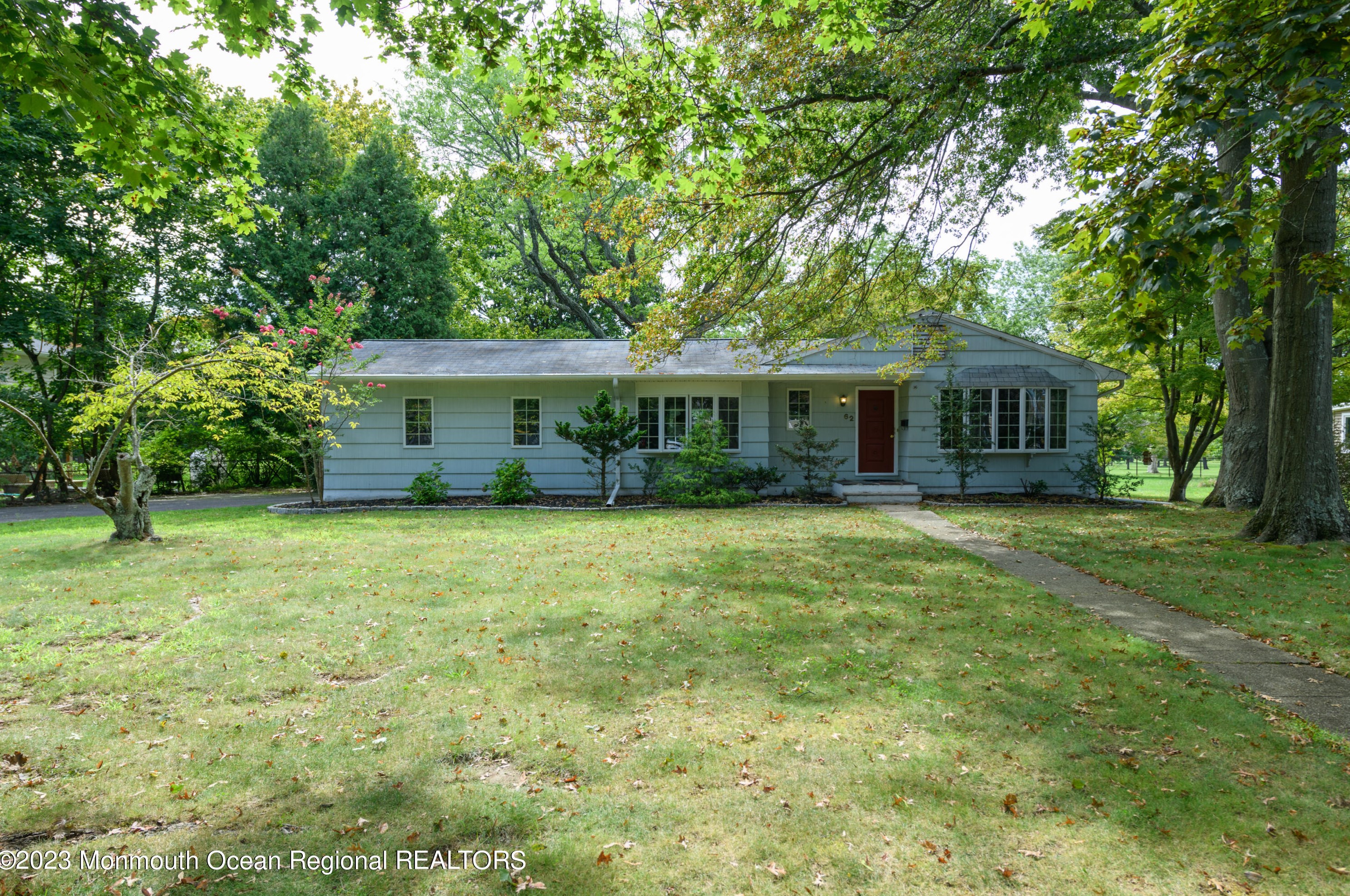 62 Reynolds Dr, Tinton Falls, NJ 07724