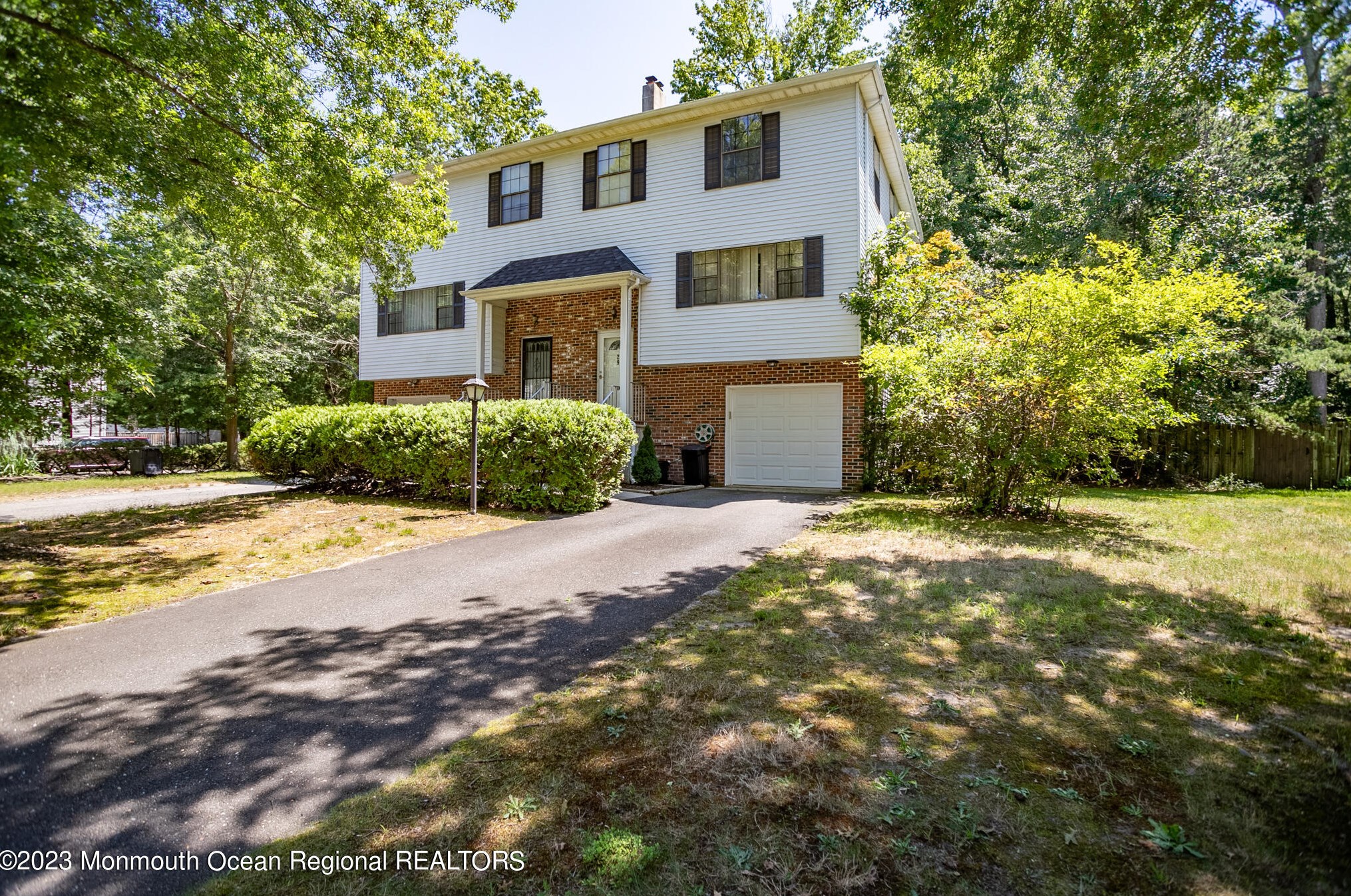29 Lone Star Ln, Millstone Township, NJ 07726-3877