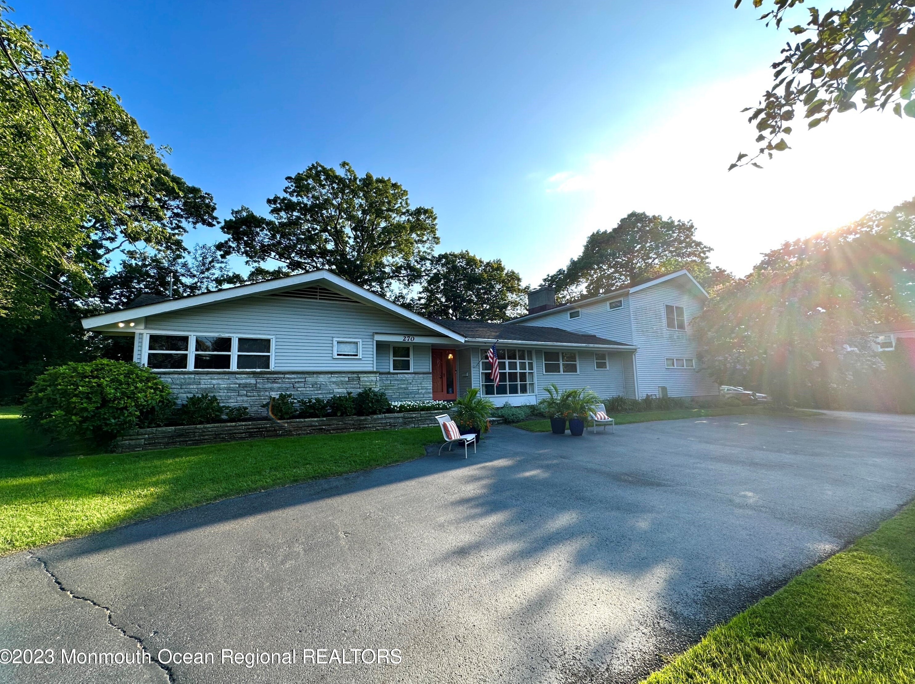 270 Jerome Ave, Oakhurst, NJ 07755-1754