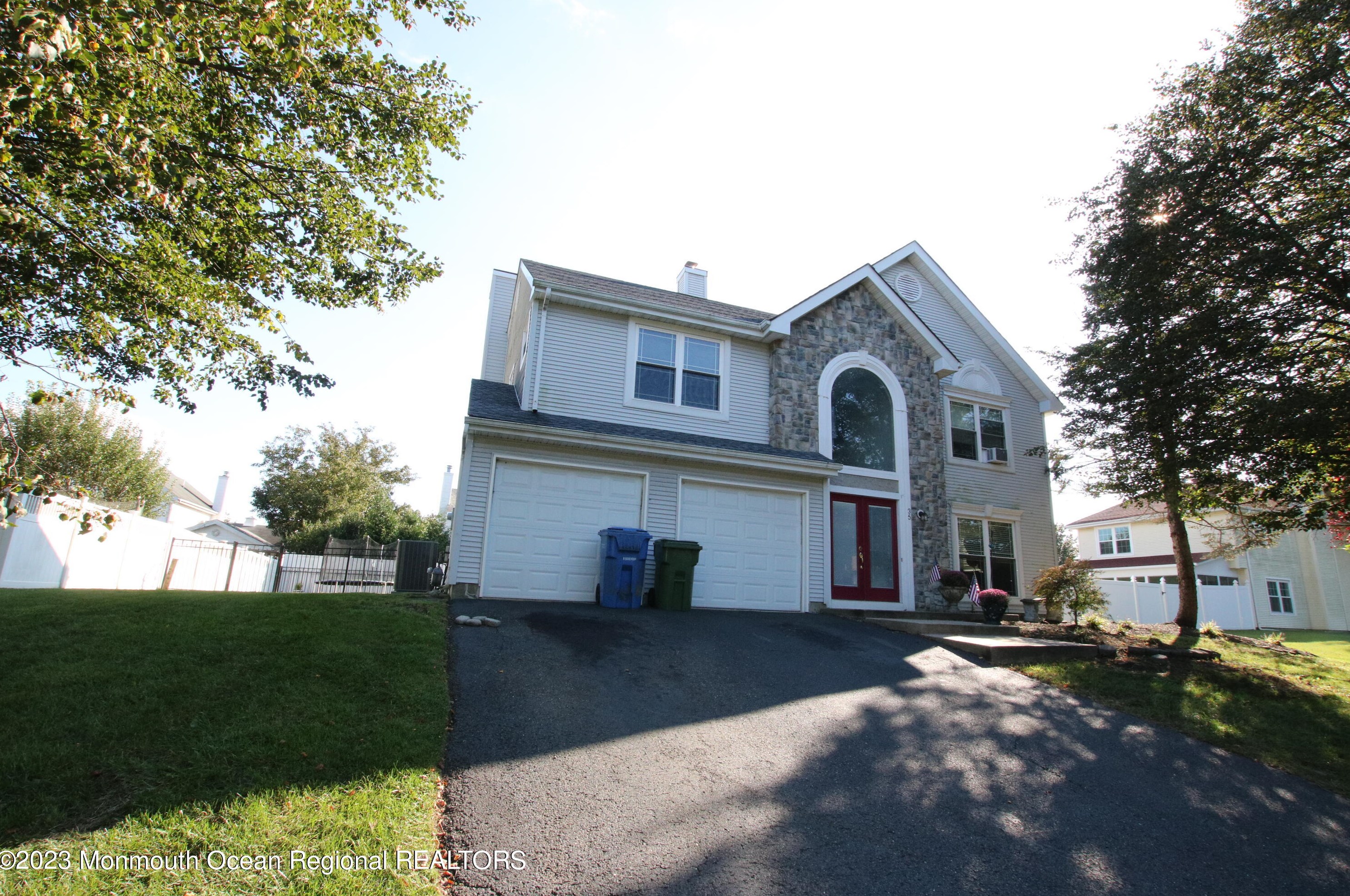 35 Annapolis St, Tinton Falls, NJ 07712