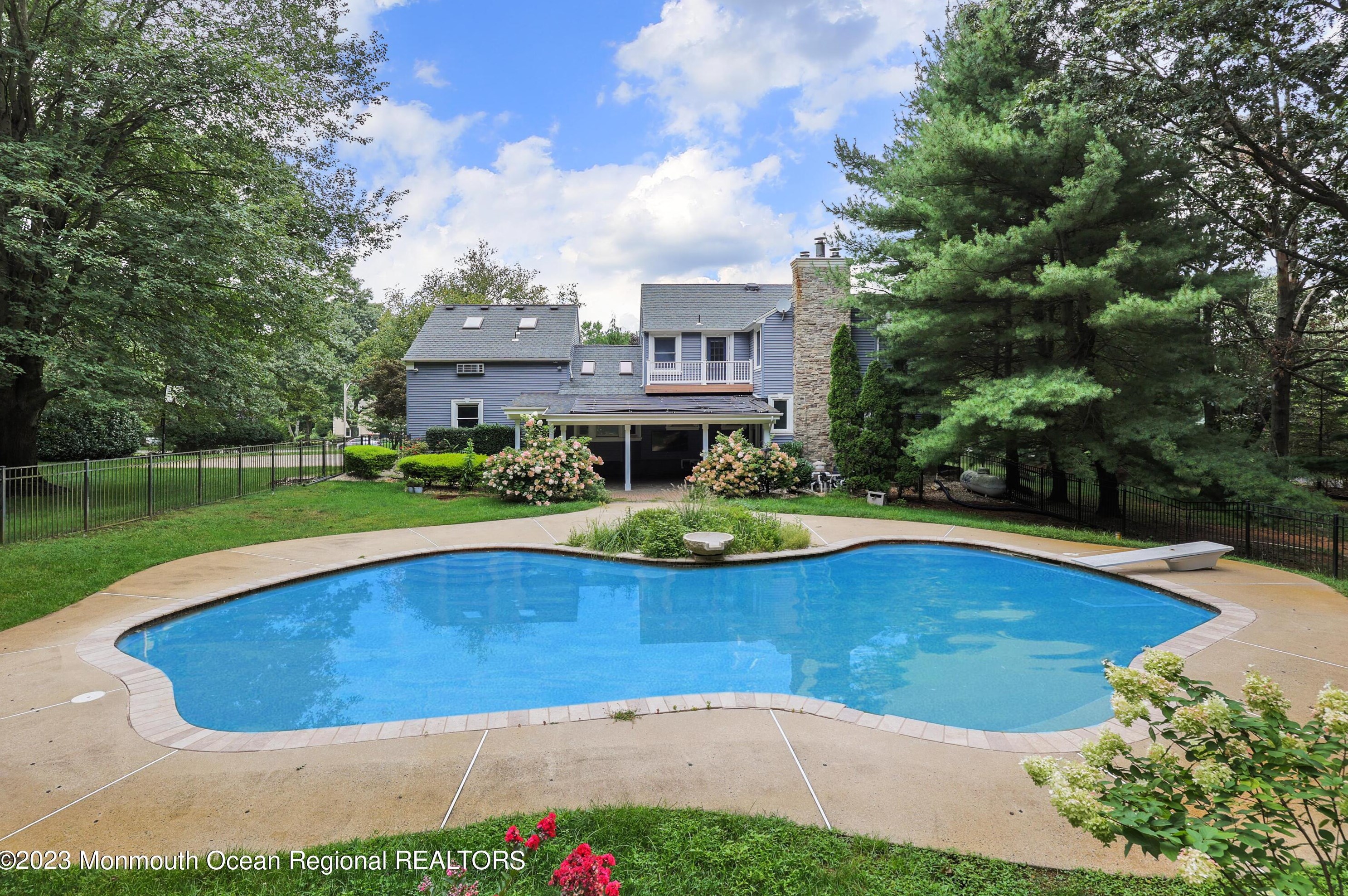 11 Orchard Hill Dr, Millstone Township, NJ 07726