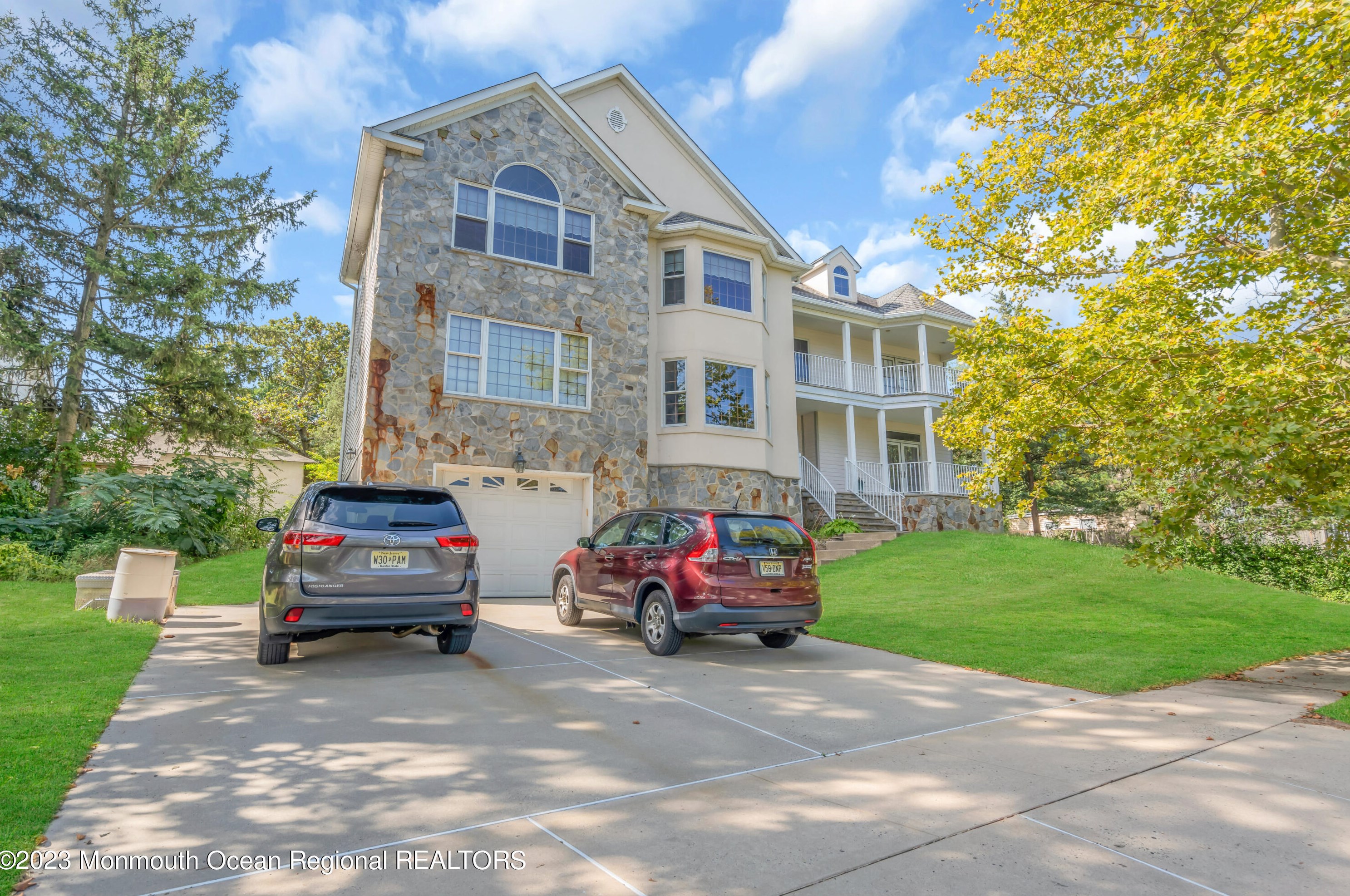 36 S Lake Dr, Lakewood, NJ 08701