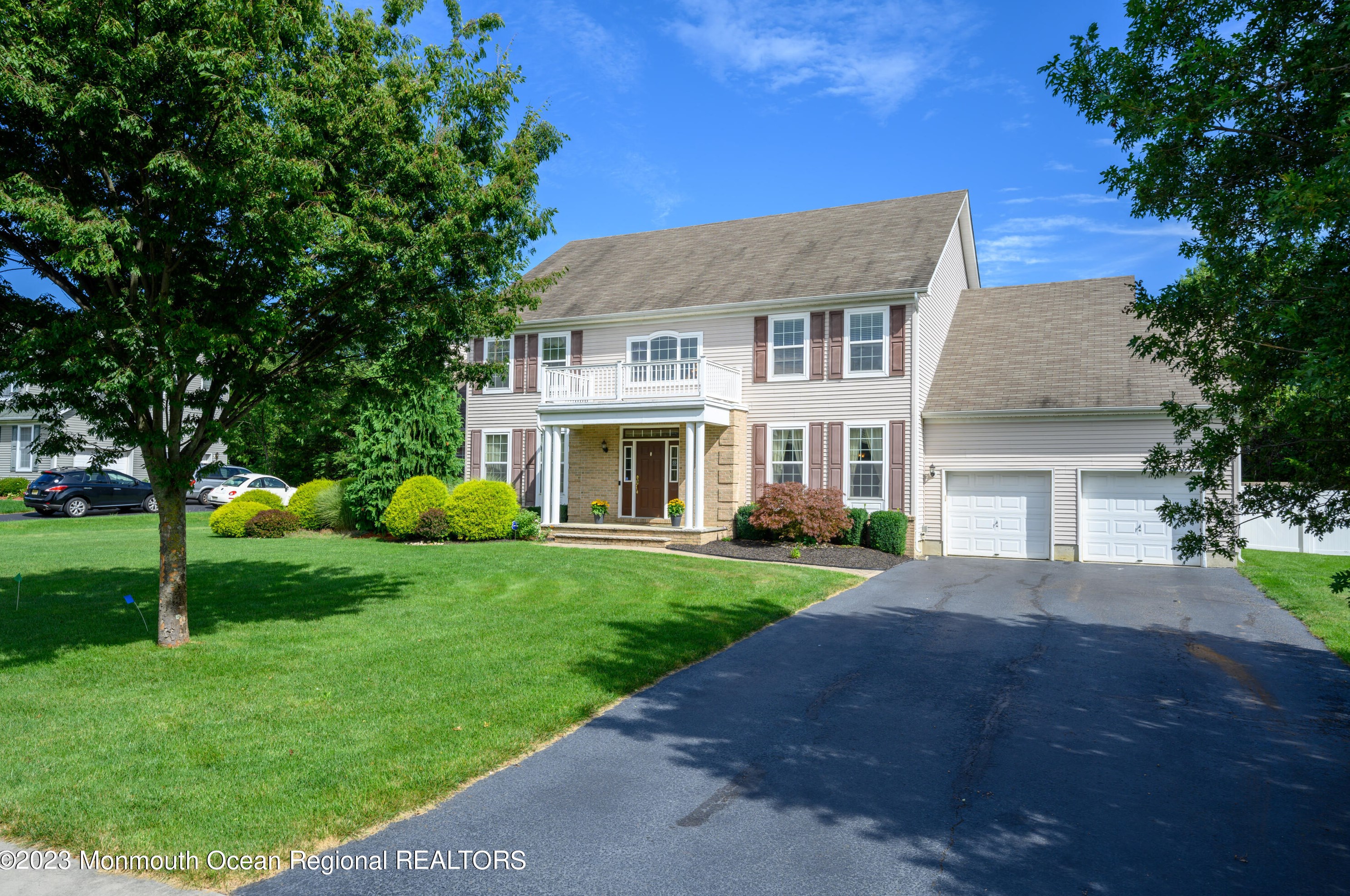 4 Christie Ln, East Freehold, NJ 07728