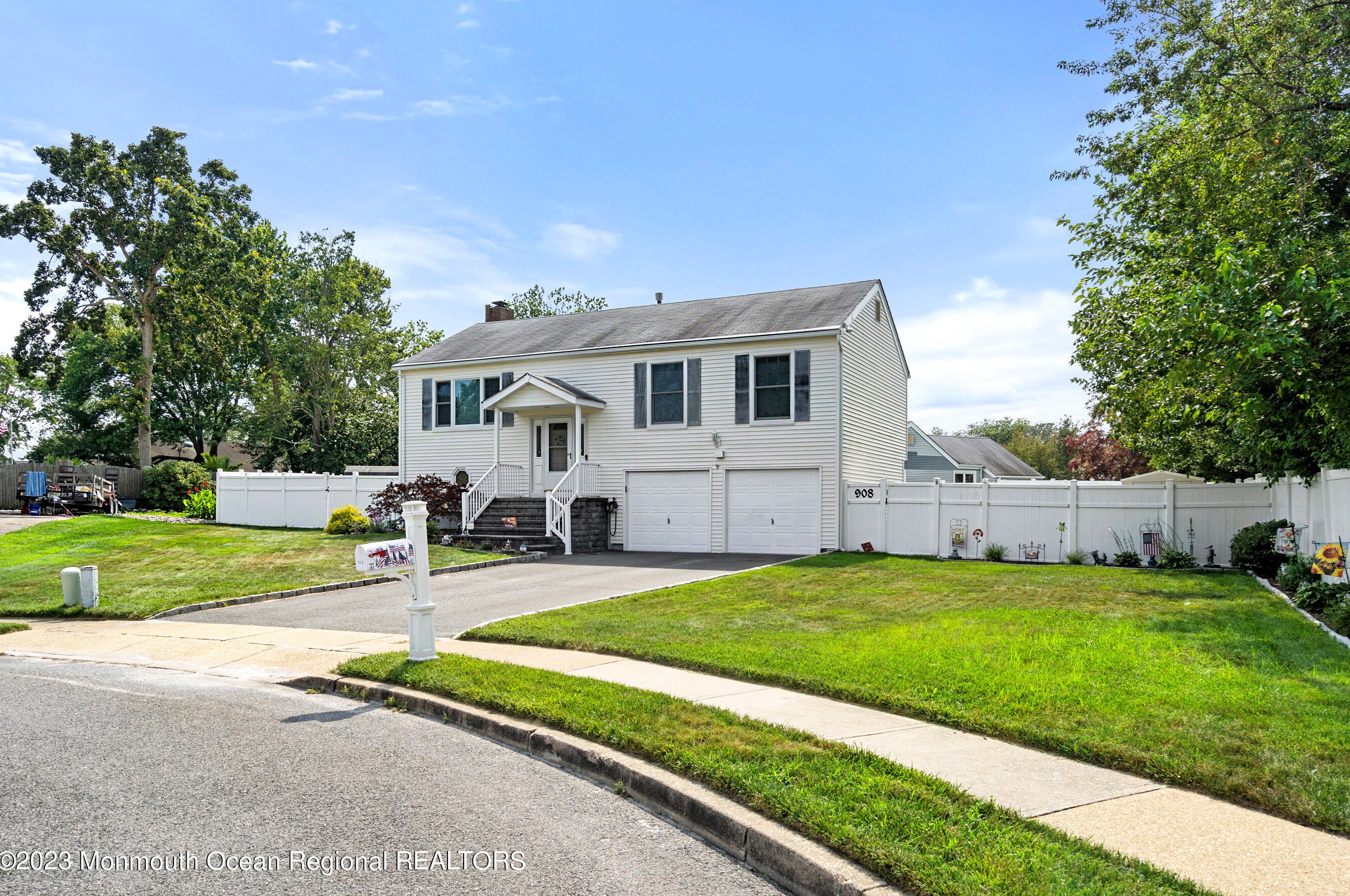 908 Revere Ct, Toms River, NJ 08753-7937