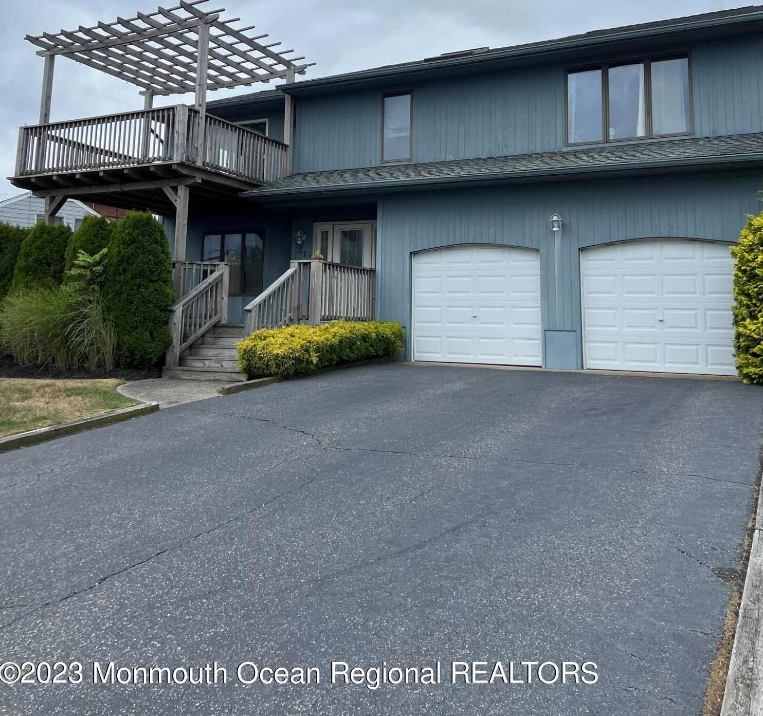 217 Riverside Dr, Wall Township, NJ 07753-5346