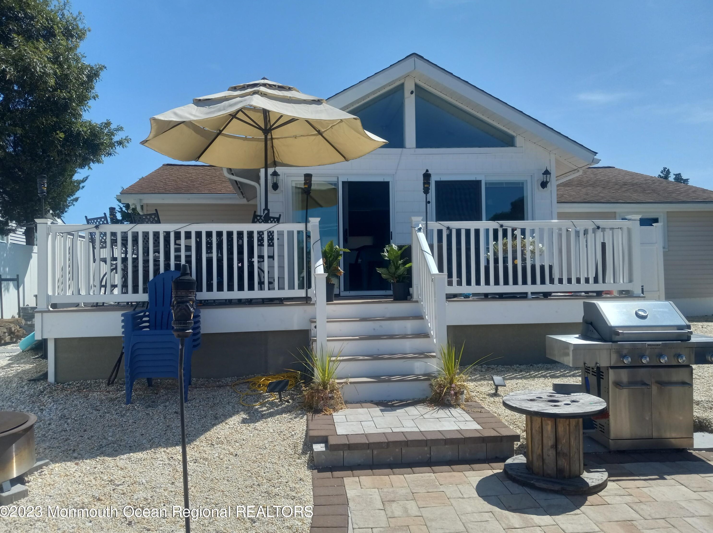 26 Hunter Dr, Tuckerton, NJ 08087