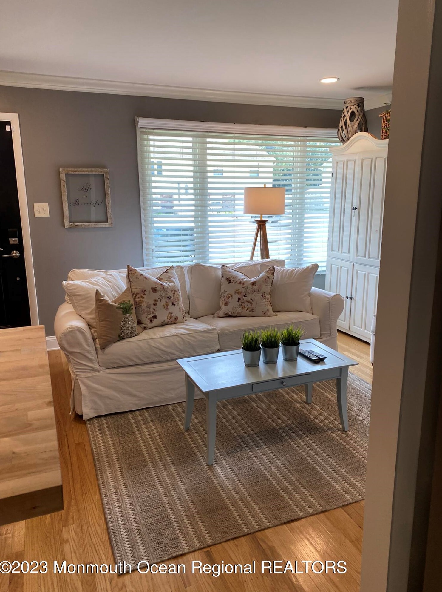 12 Crestview Dr, Somers Point, NJ 08244