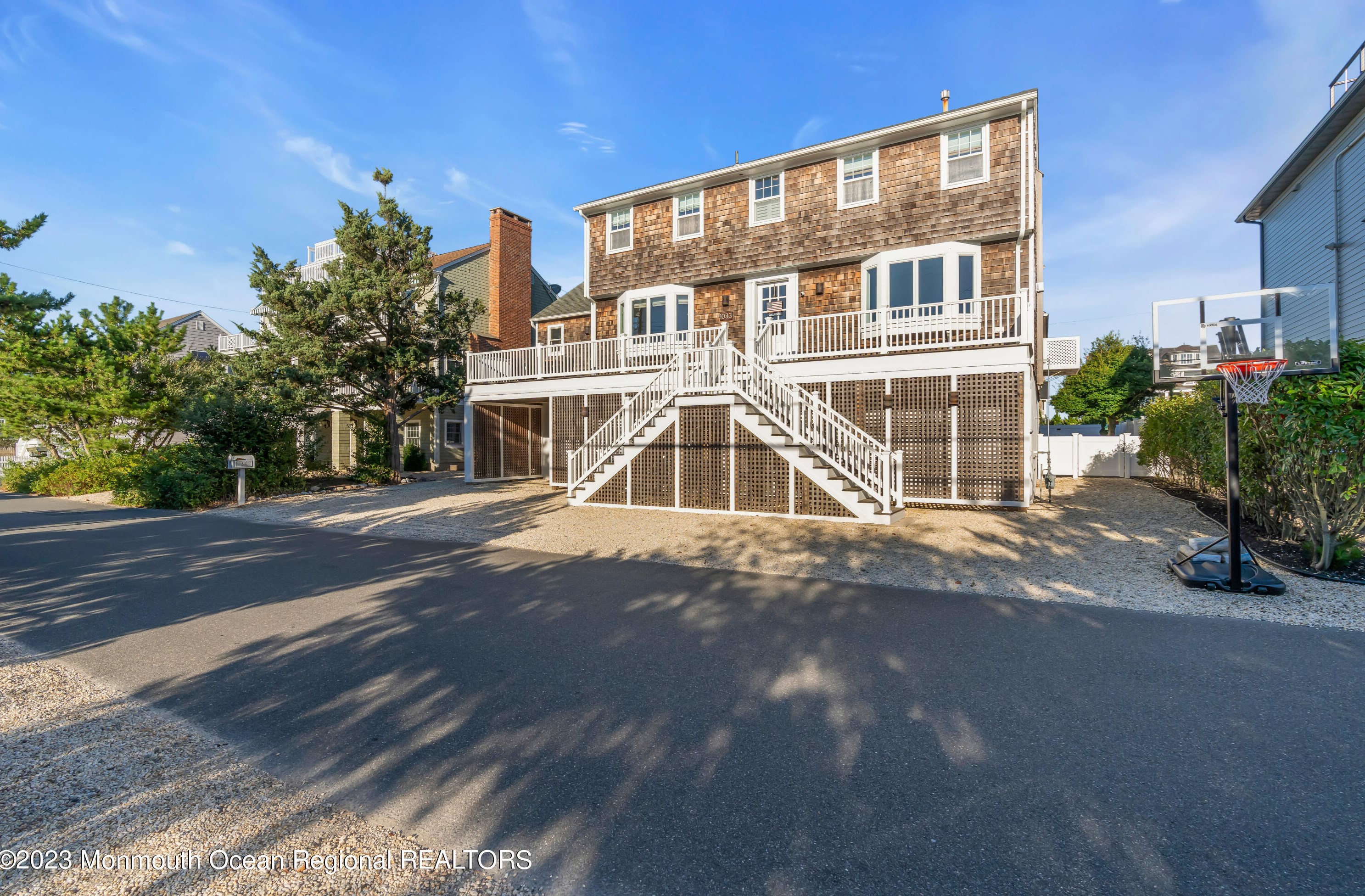1033 Barnegat Ln, Mantoloking, NJ 08738