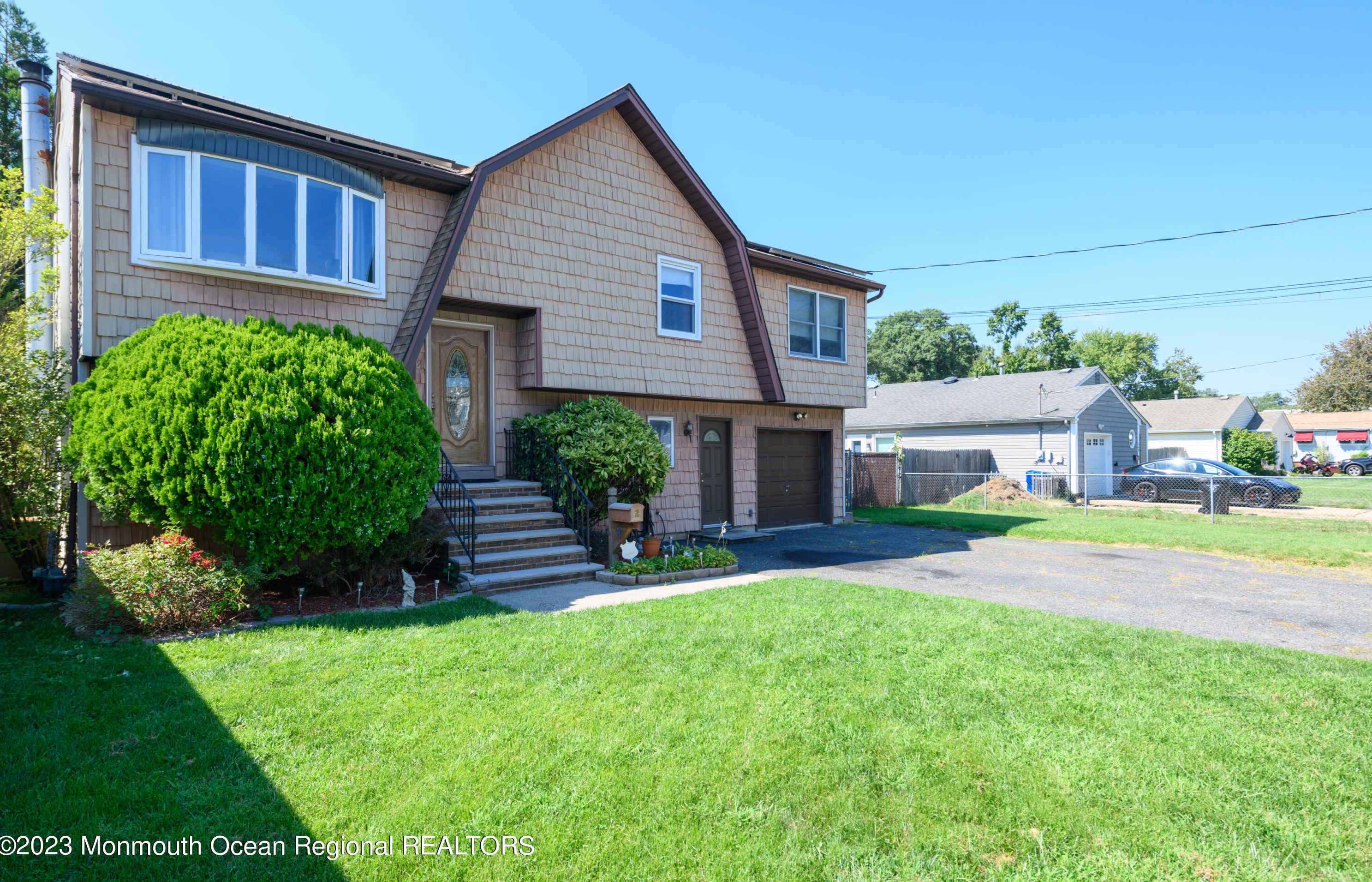 179 Hudson Ave, Middletown, NJ 07748