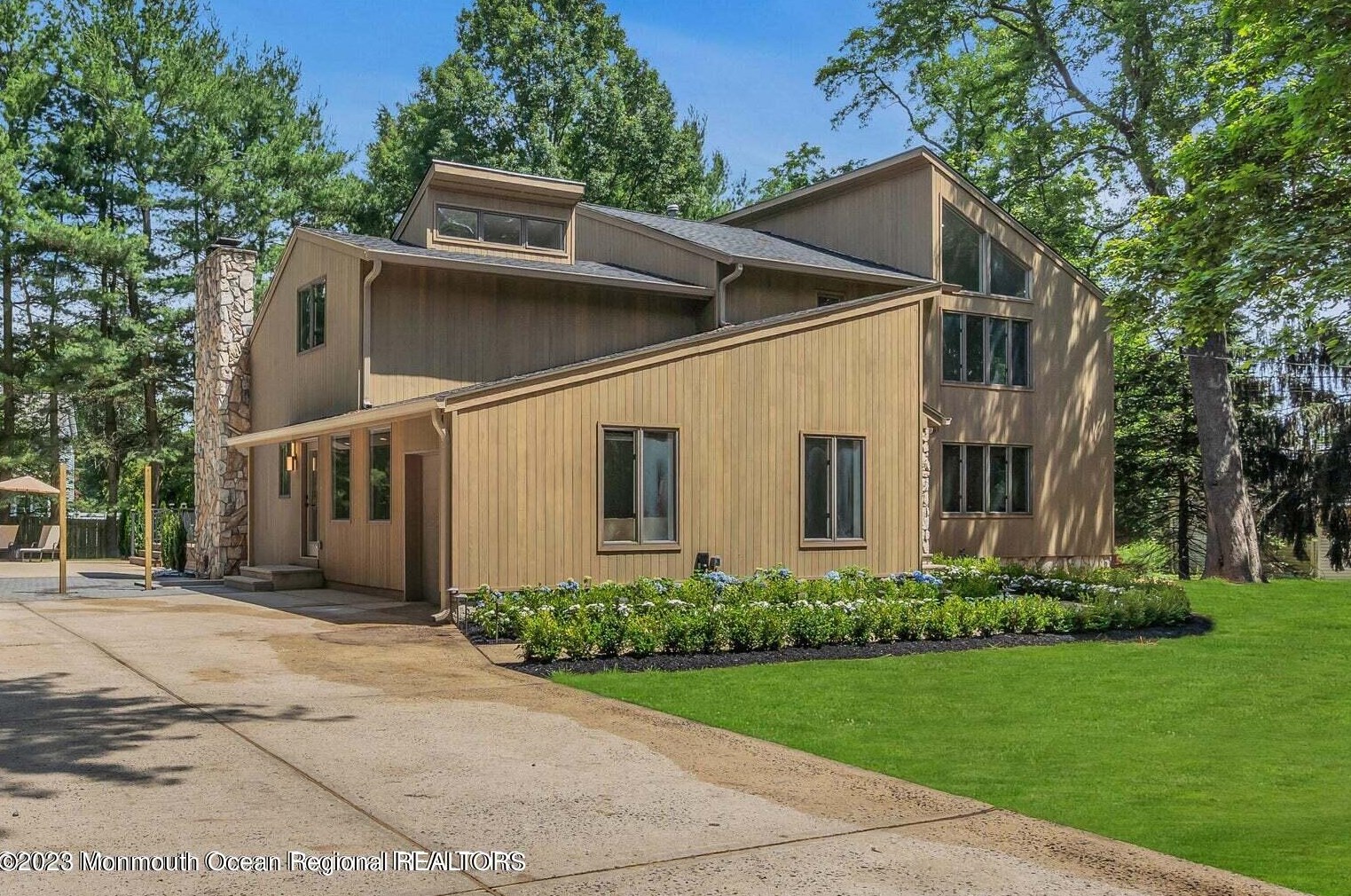 440 Slocum Pl, Oakhurst, NJ 07755-1241