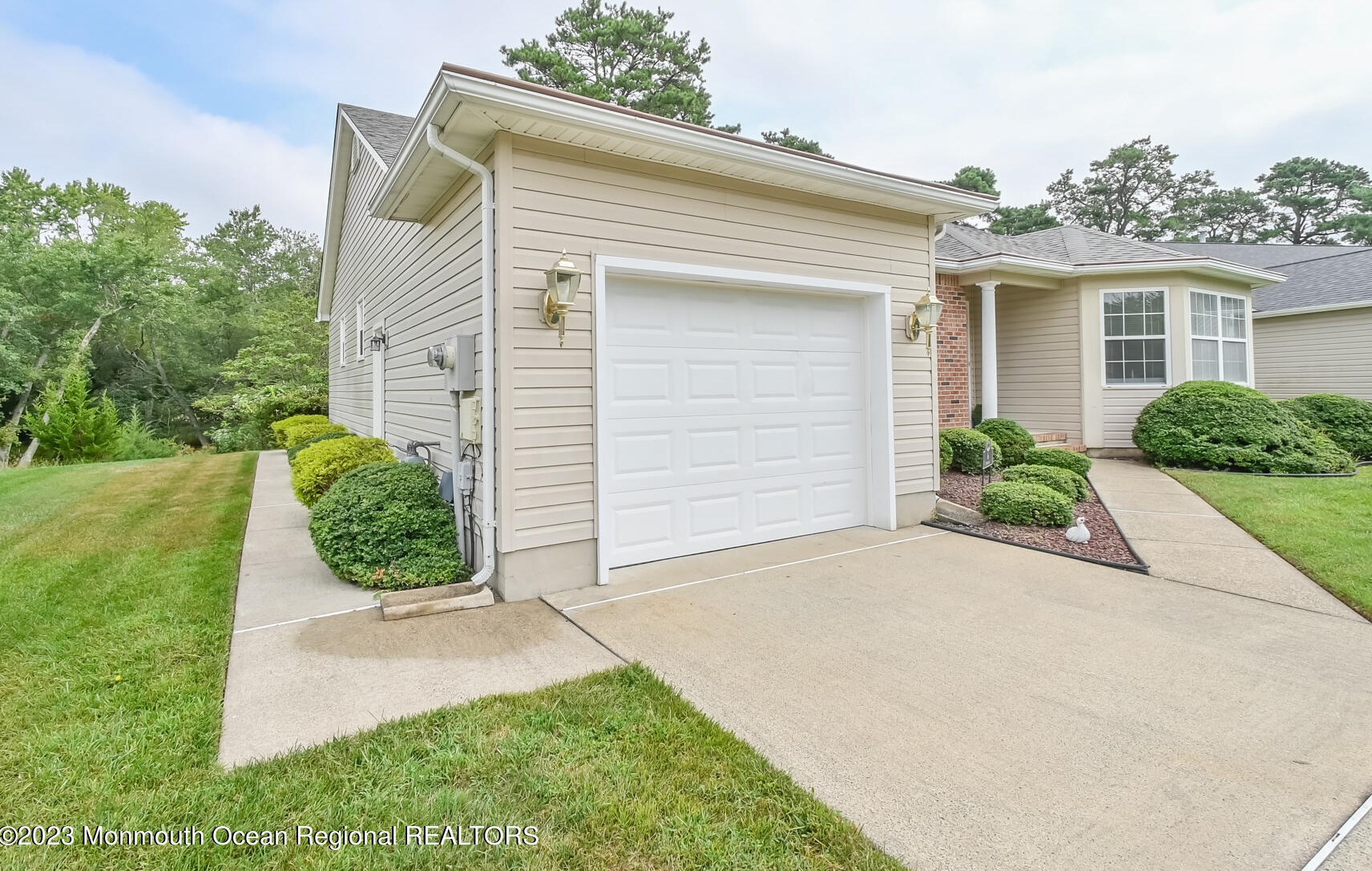 6 Eve Pl, Toms River, NJ 08757-4570