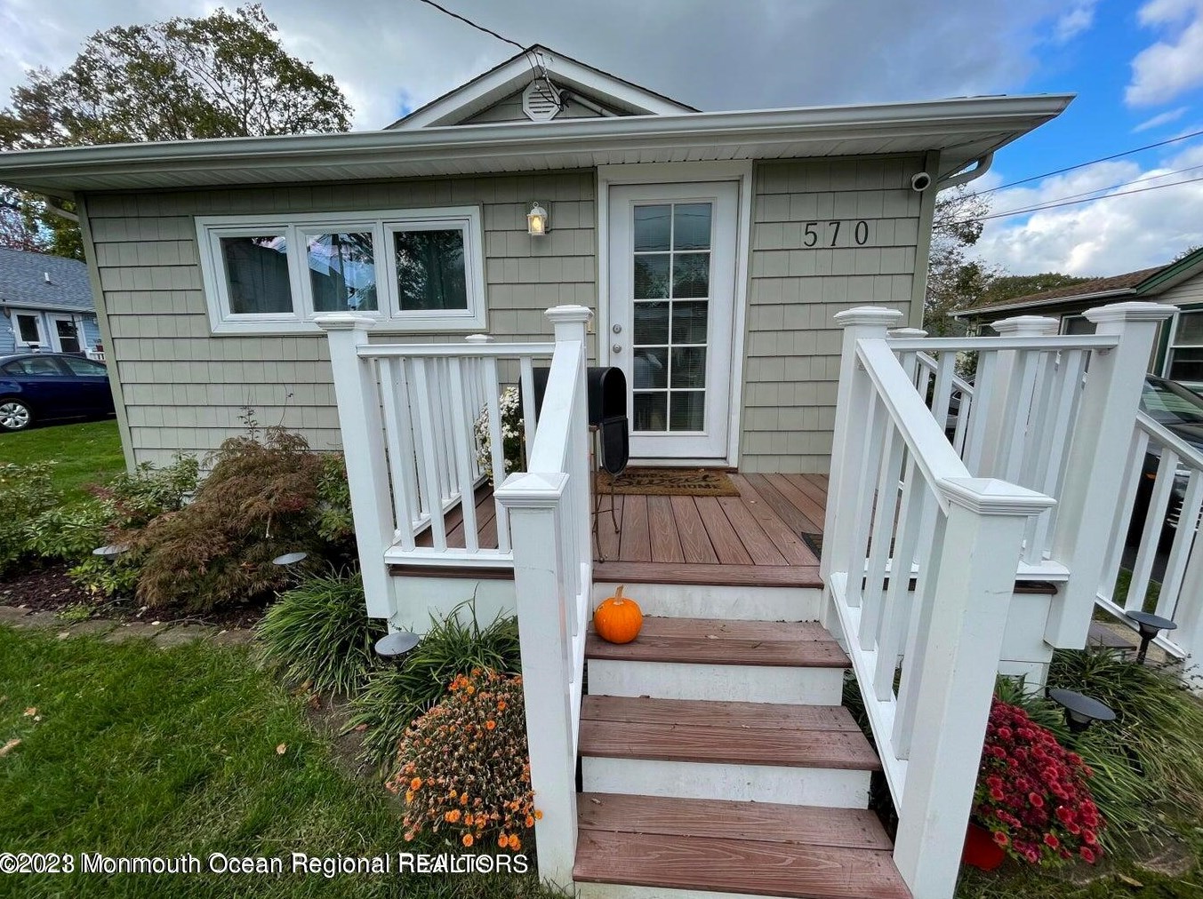 570 Greene Ave, Belford, NJ 07718-1150