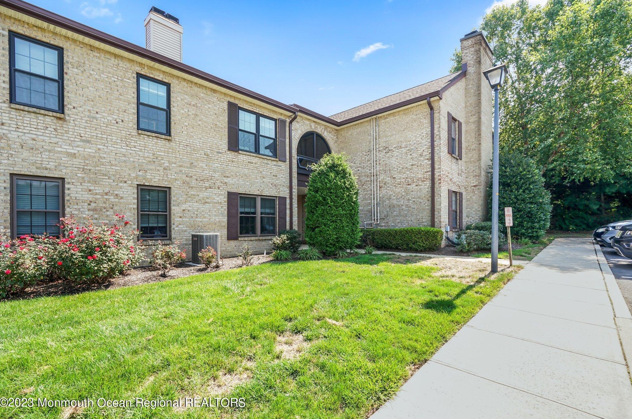 1407 Wellington Pl, Matawan, NJ 07747-1936