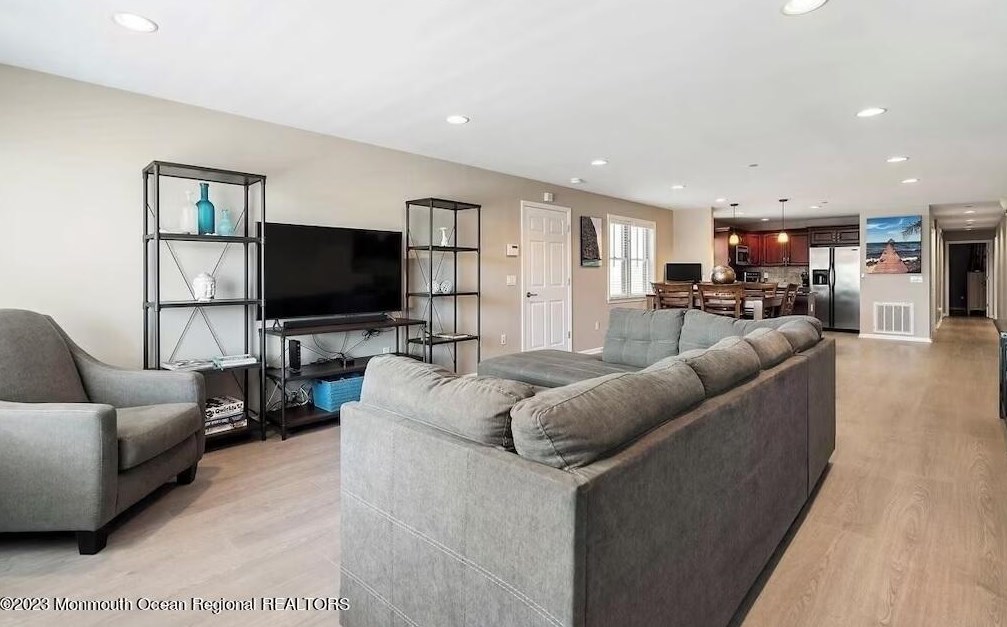 132 Hancock Ave Apt 1, Pelican Island, NJ 08751