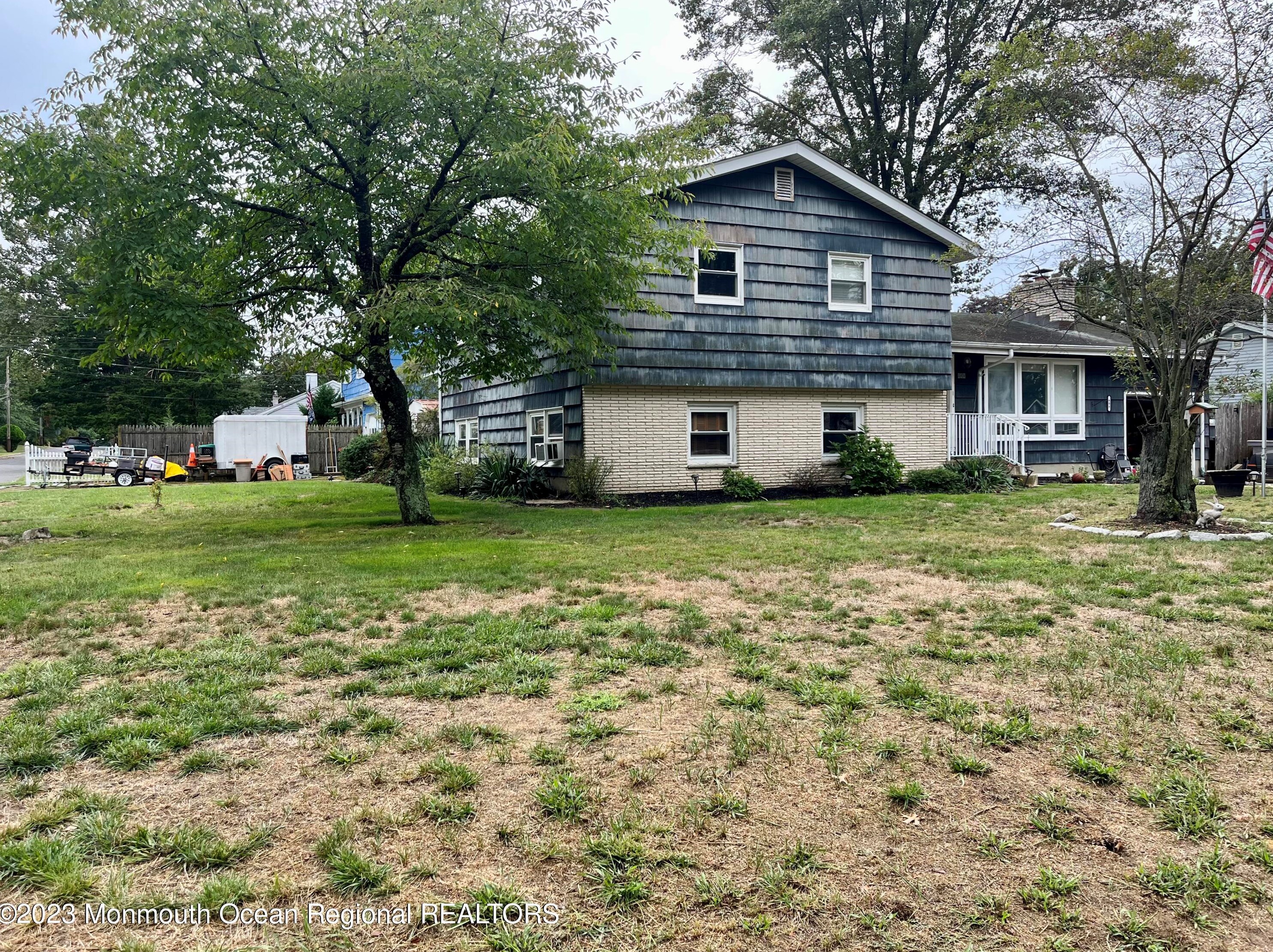 608 Carol Ave, Oakhurst, NJ 07755