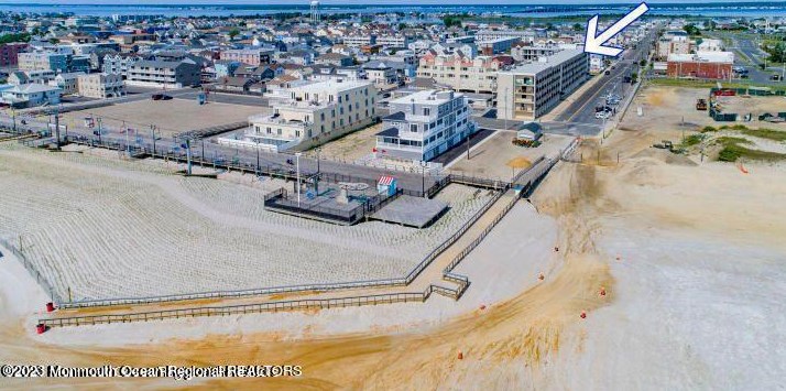 51 Hiering #b-13, Pelican Island, NJ 08751