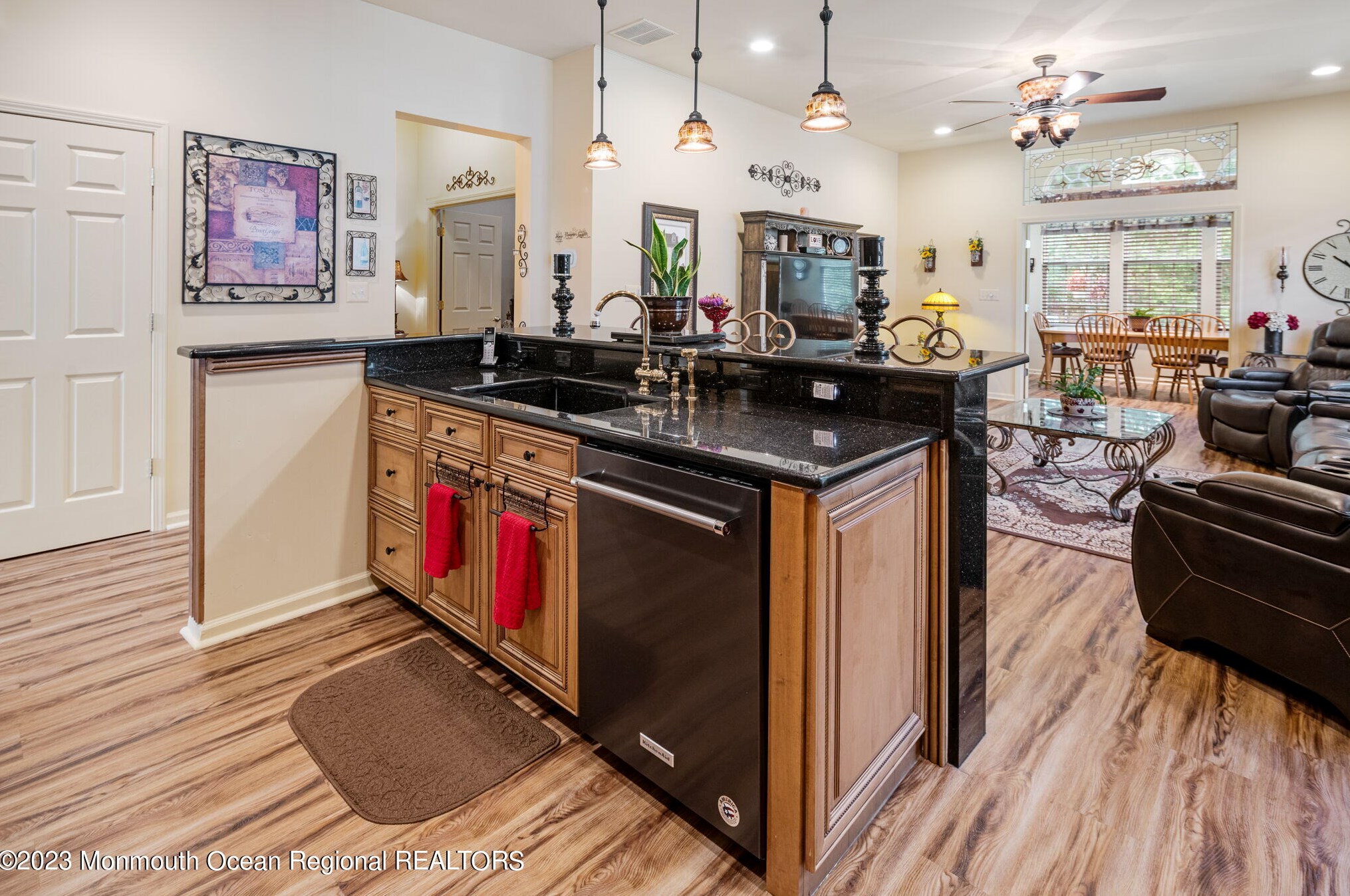 40 Pond Vw Cir, Barnegat Township NJ 08005-5622 exterior