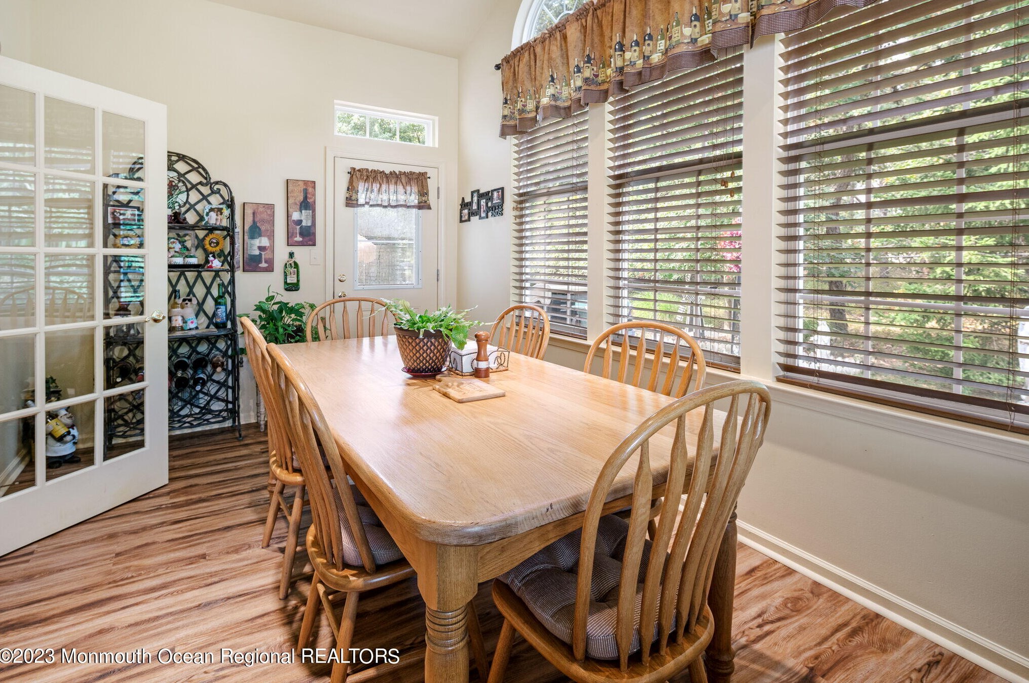 40 Pond Vw Cir, Barnegat Township NJ 08005-5622 exterior