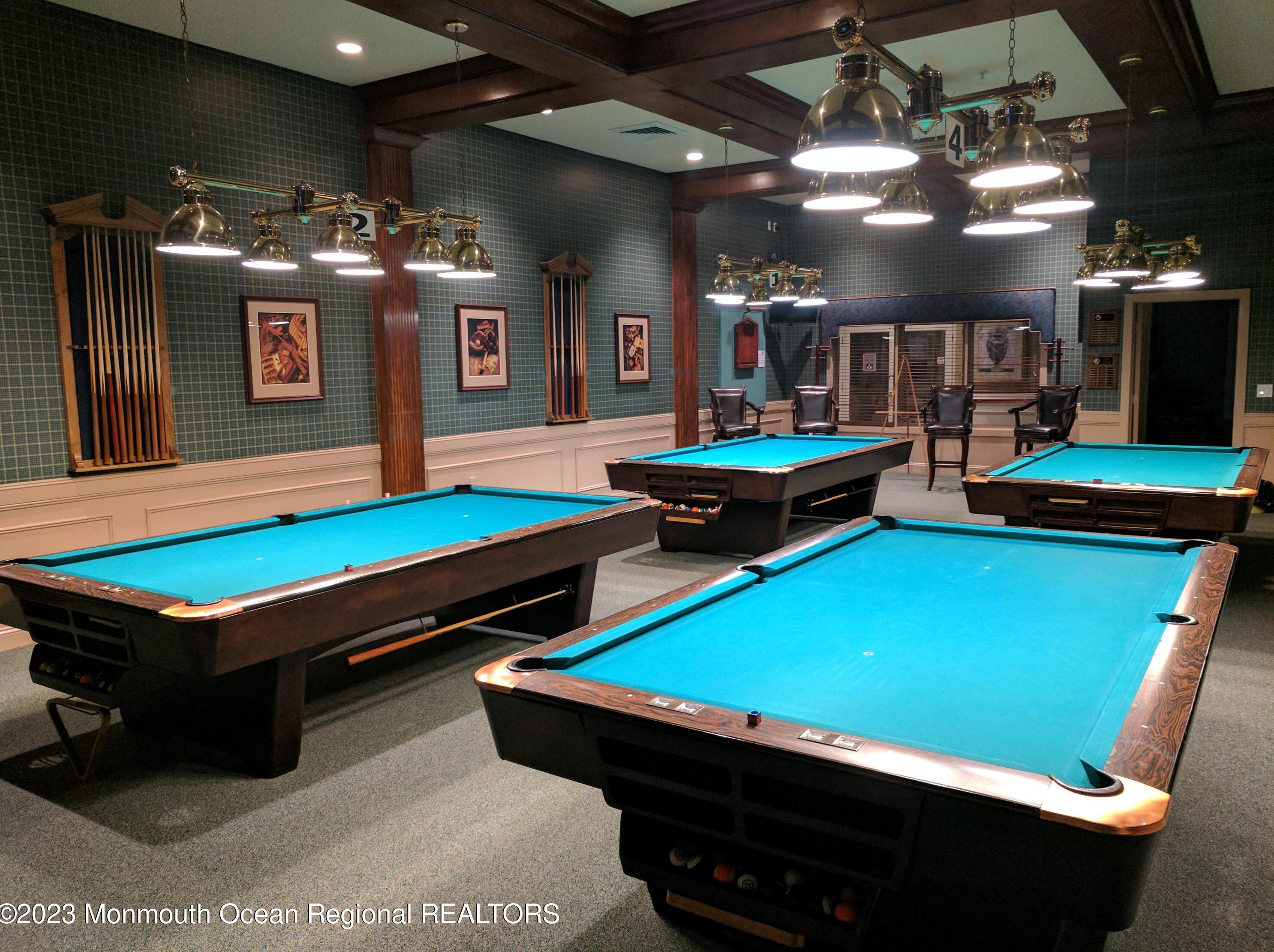 40 Pond Vw Cir, Barnegat Township NJ 08005-5622 exterior