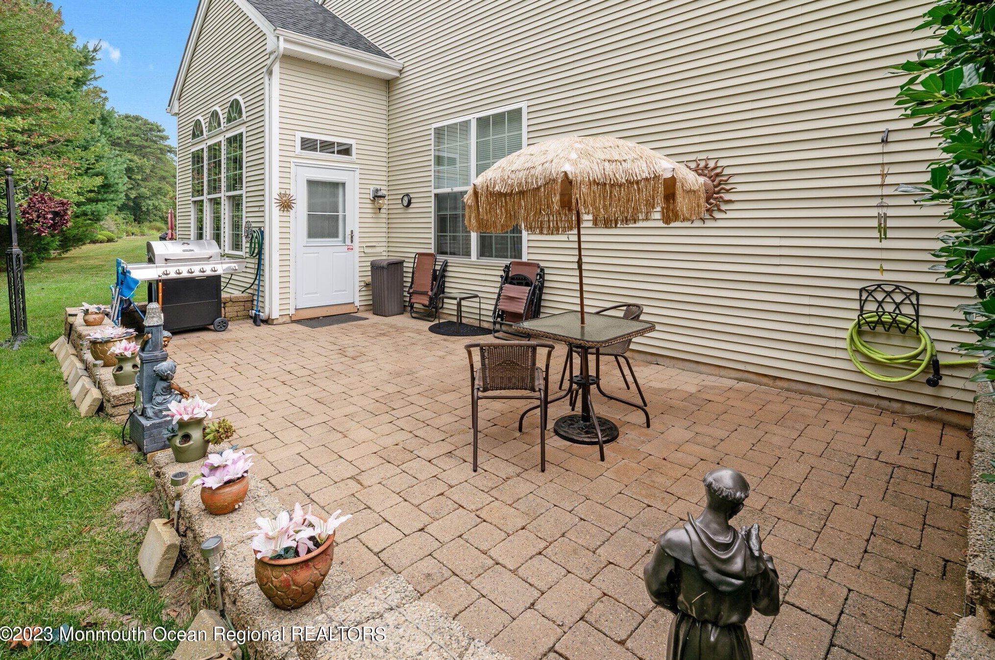 40 Pond Vw Cir, Barnegat Township NJ 08005-5622 exterior