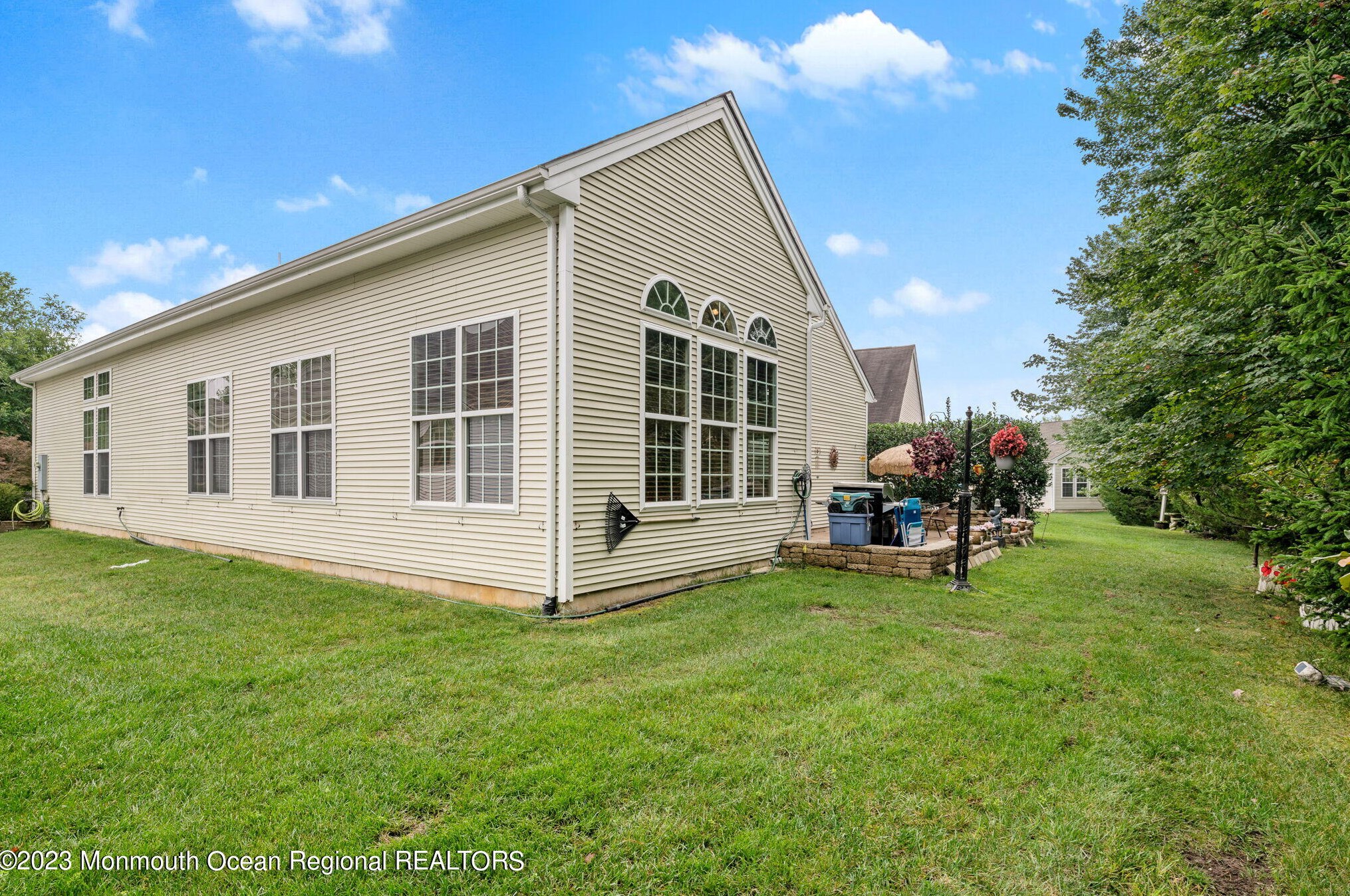 40 Pond Vw Cir, Barnegat Township NJ 08005-5622 exterior