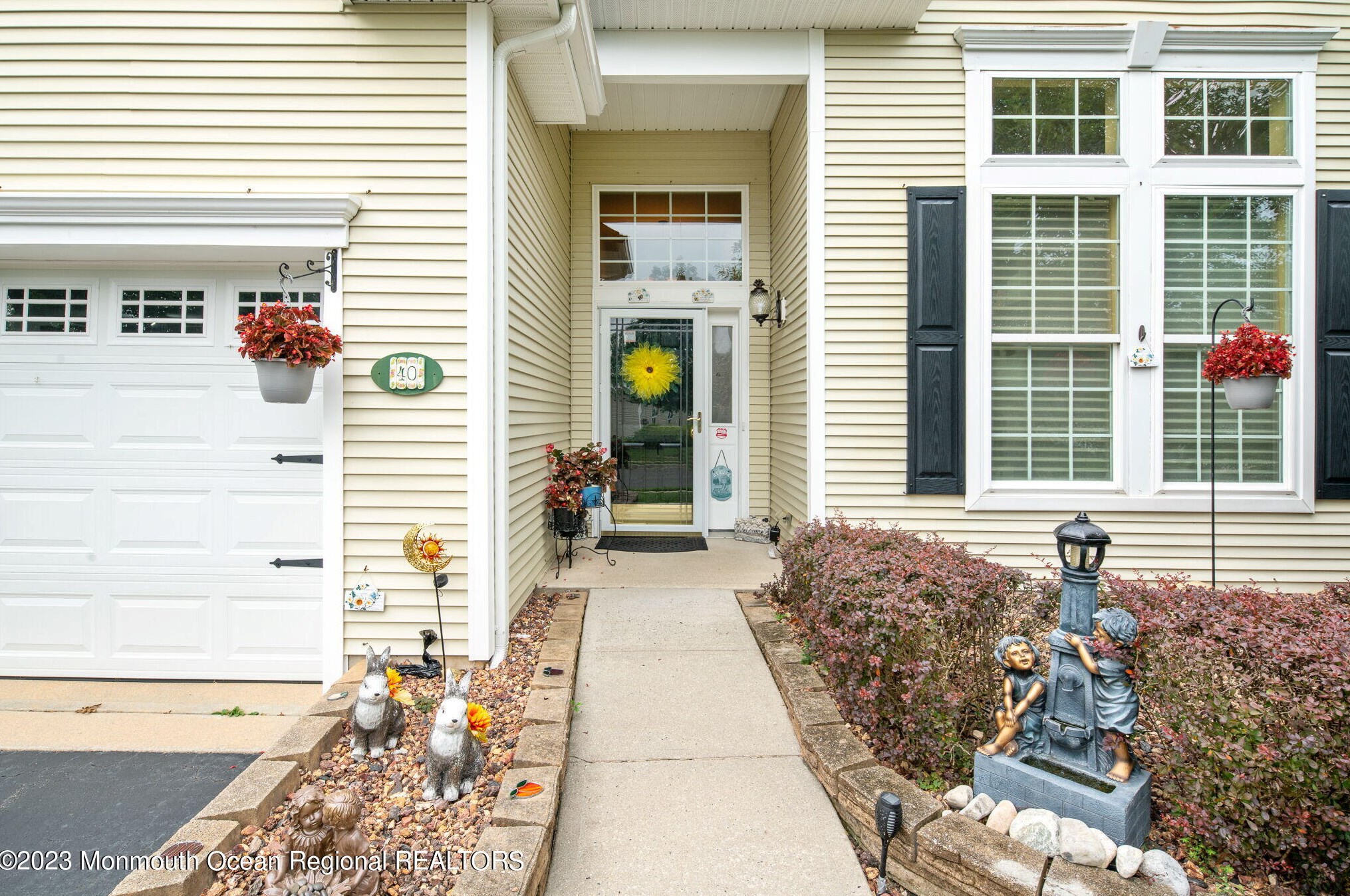 40 Pond Vw Cir, Barnegat Township NJ 08005-5622 exterior