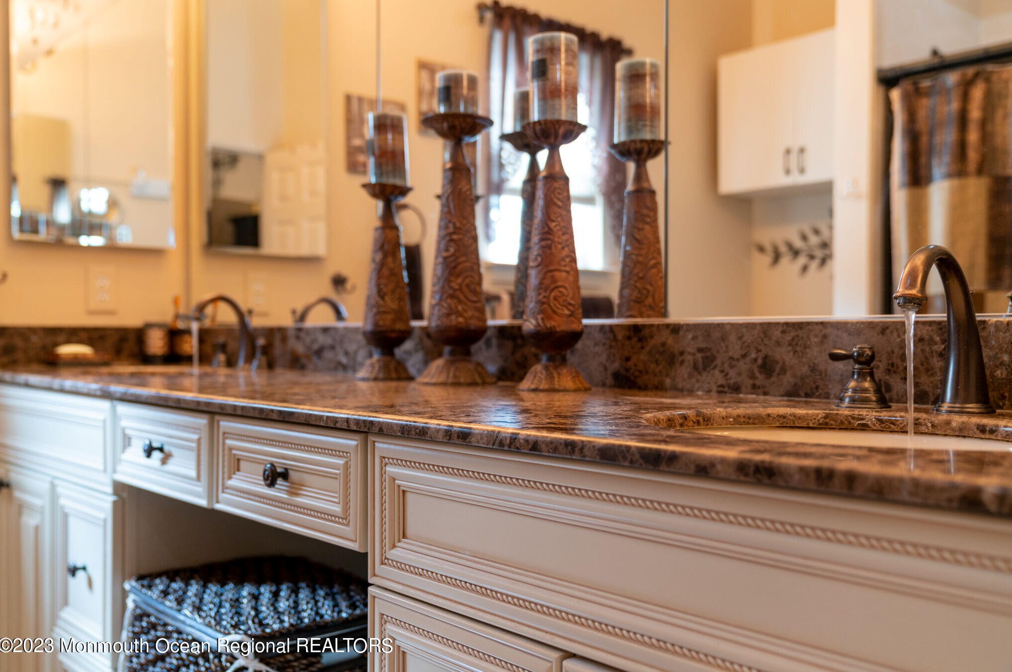 40 Pond Vw Cir, Barnegat Township NJ 08005-5622 exterior