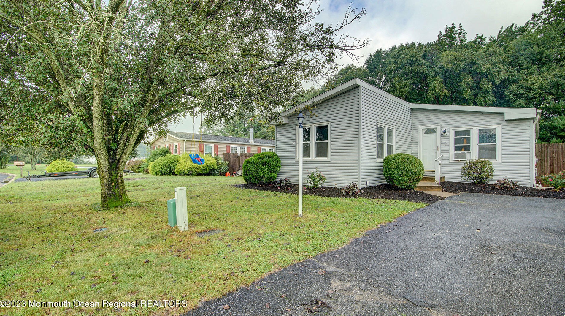 7 Doe Dr, Millstone Township, NJ 07726-3827