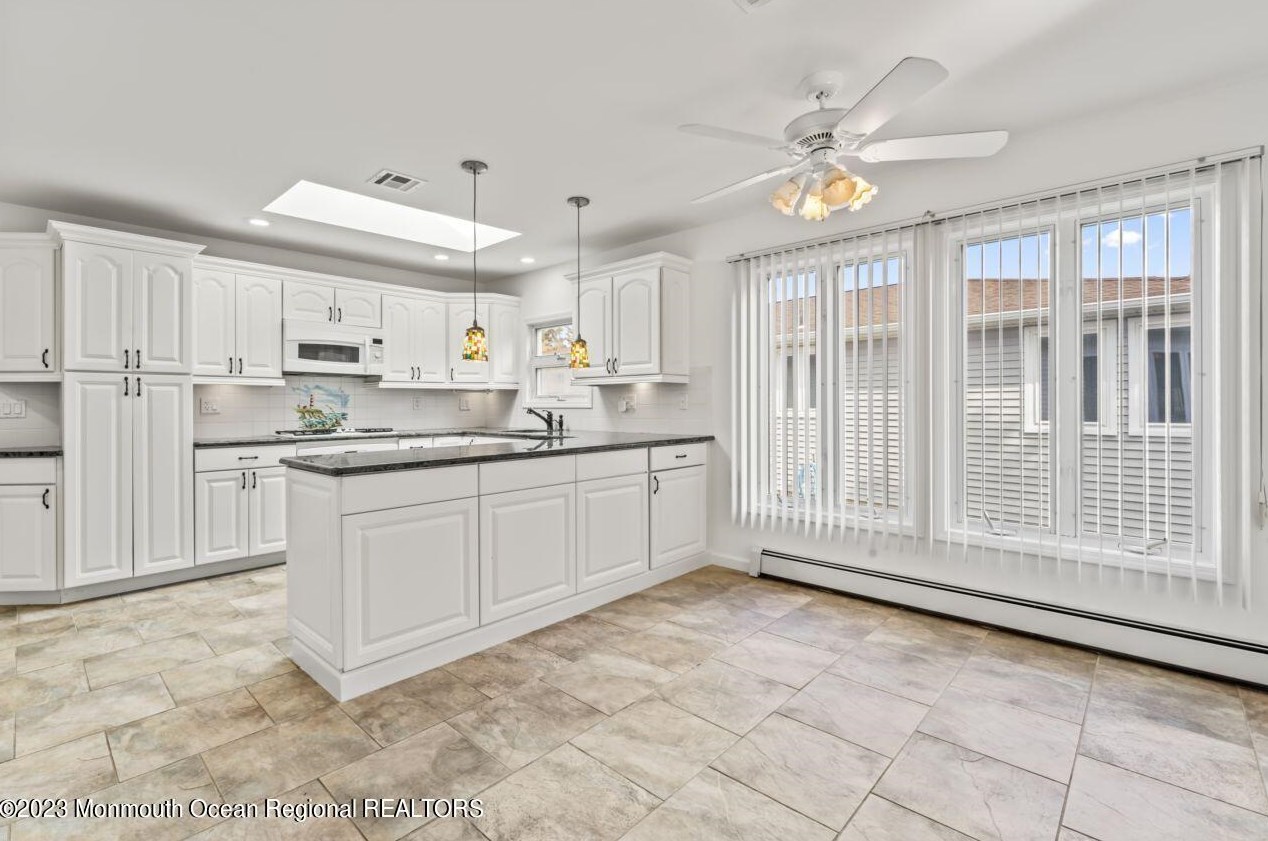 977 Jamaica Blvd, Toms River, NJ 08757-3702