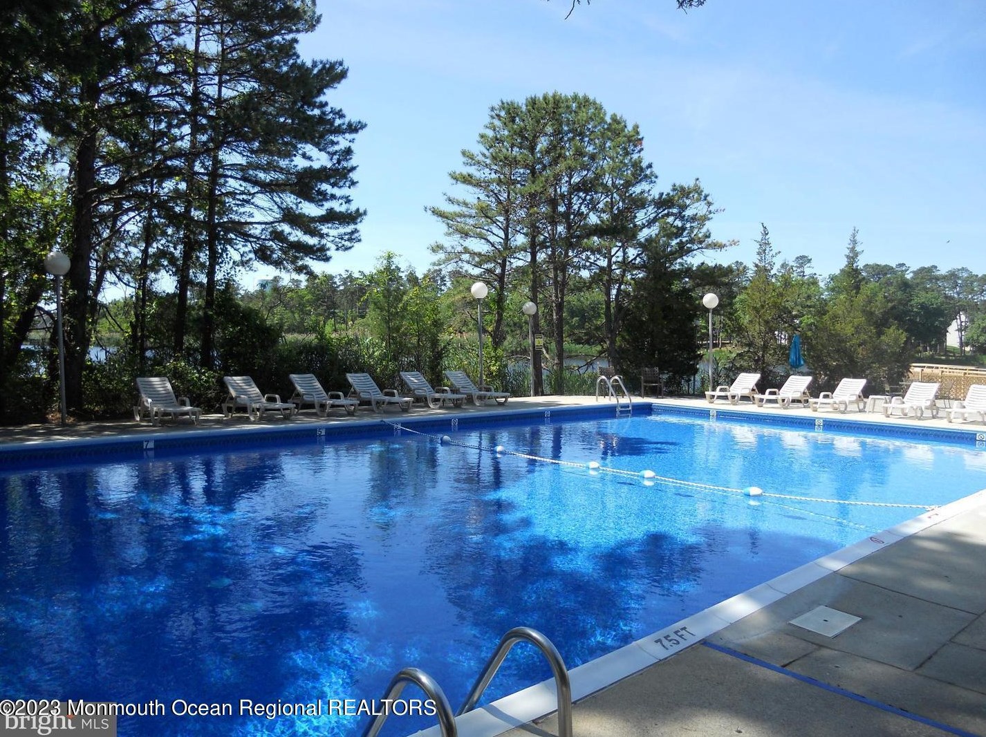 122 Holly Ln, Tuckerton NJ  08087-2051 exterior